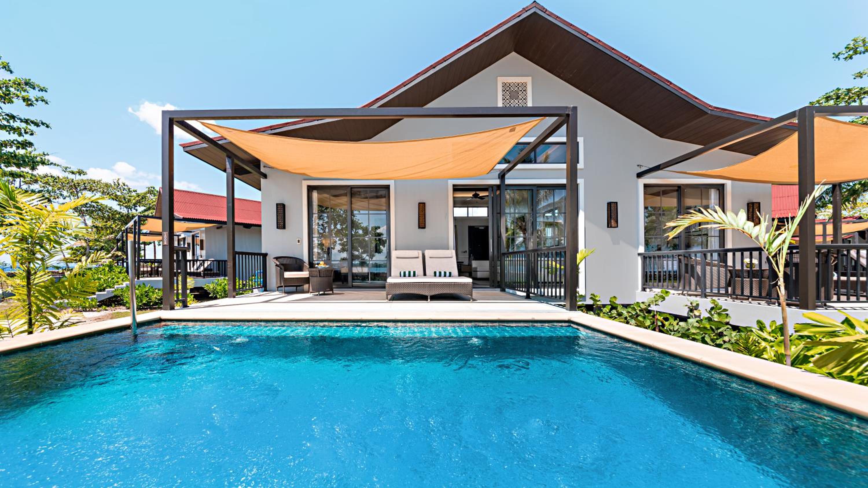 One Bedroom Ocean Suite with Pool - Photo 2
