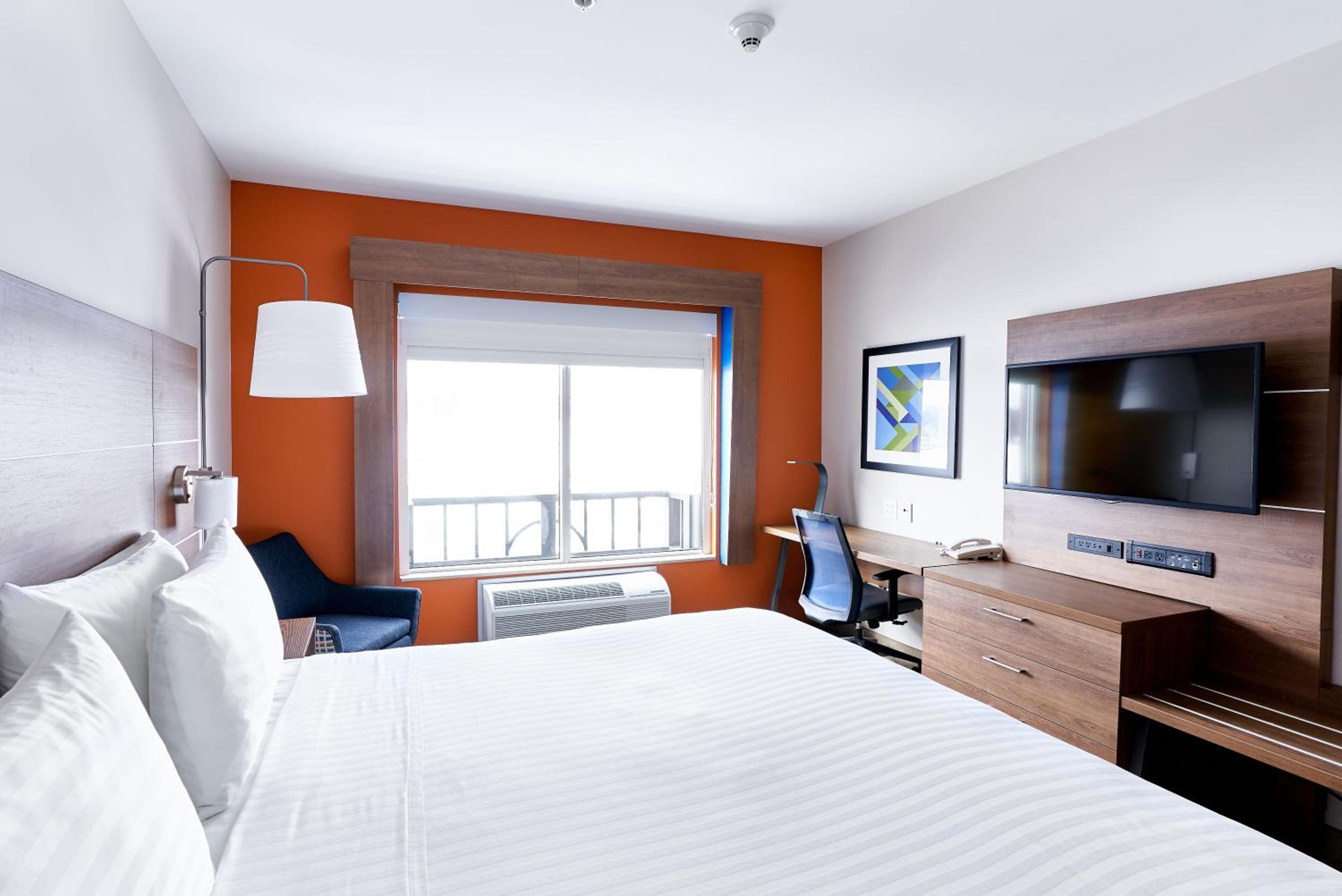 Standard King Room - Photo 3