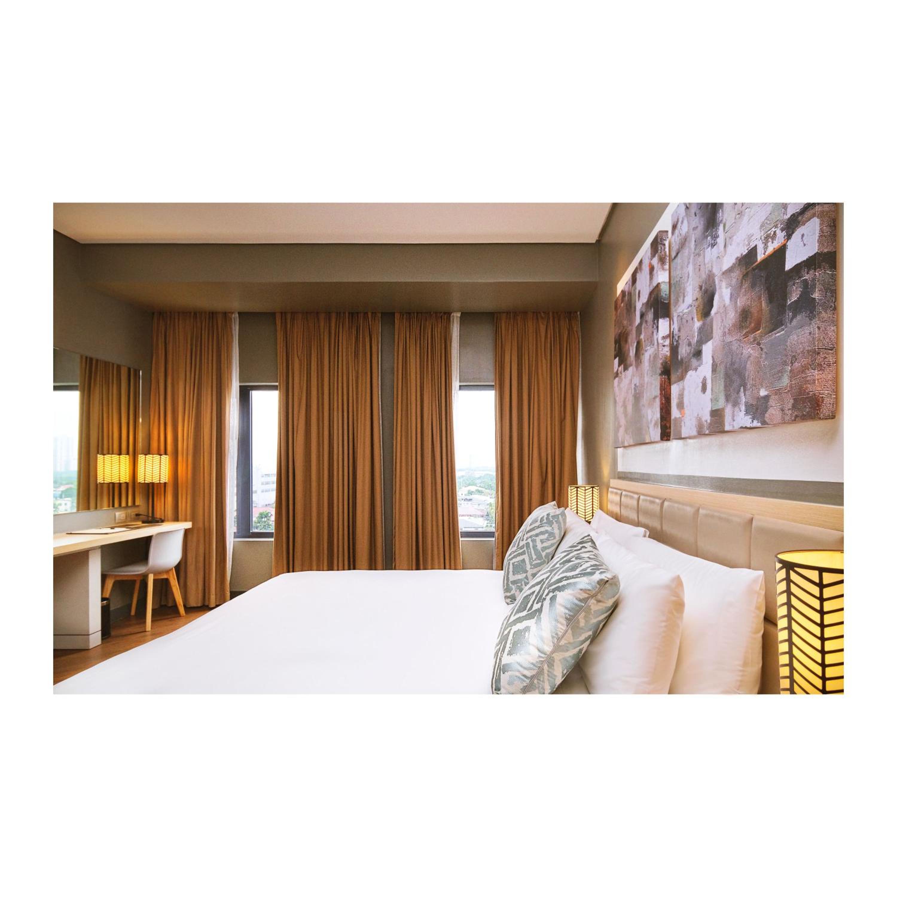 Deluxe King Room - Photo 4