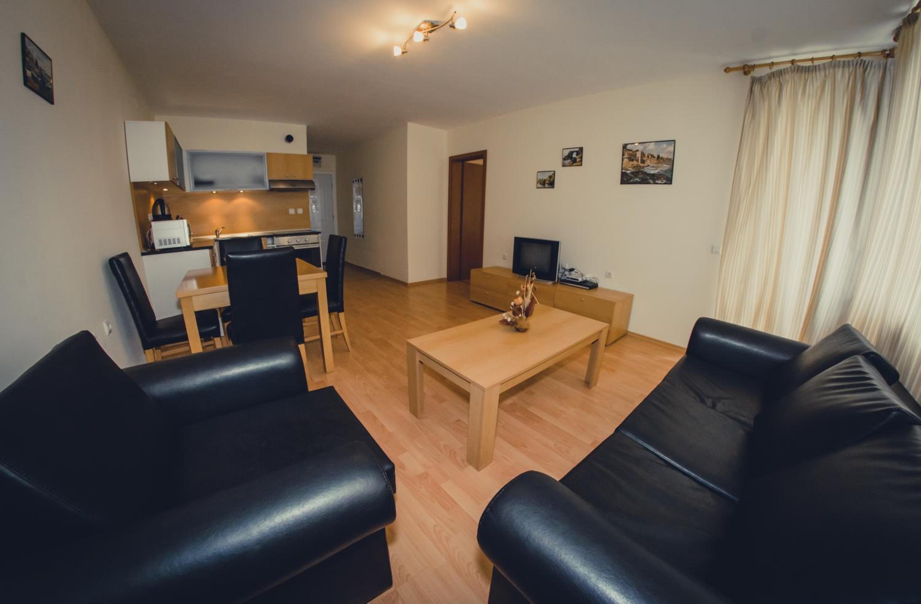 One-Bedroom Apartment with Balcony photo 1