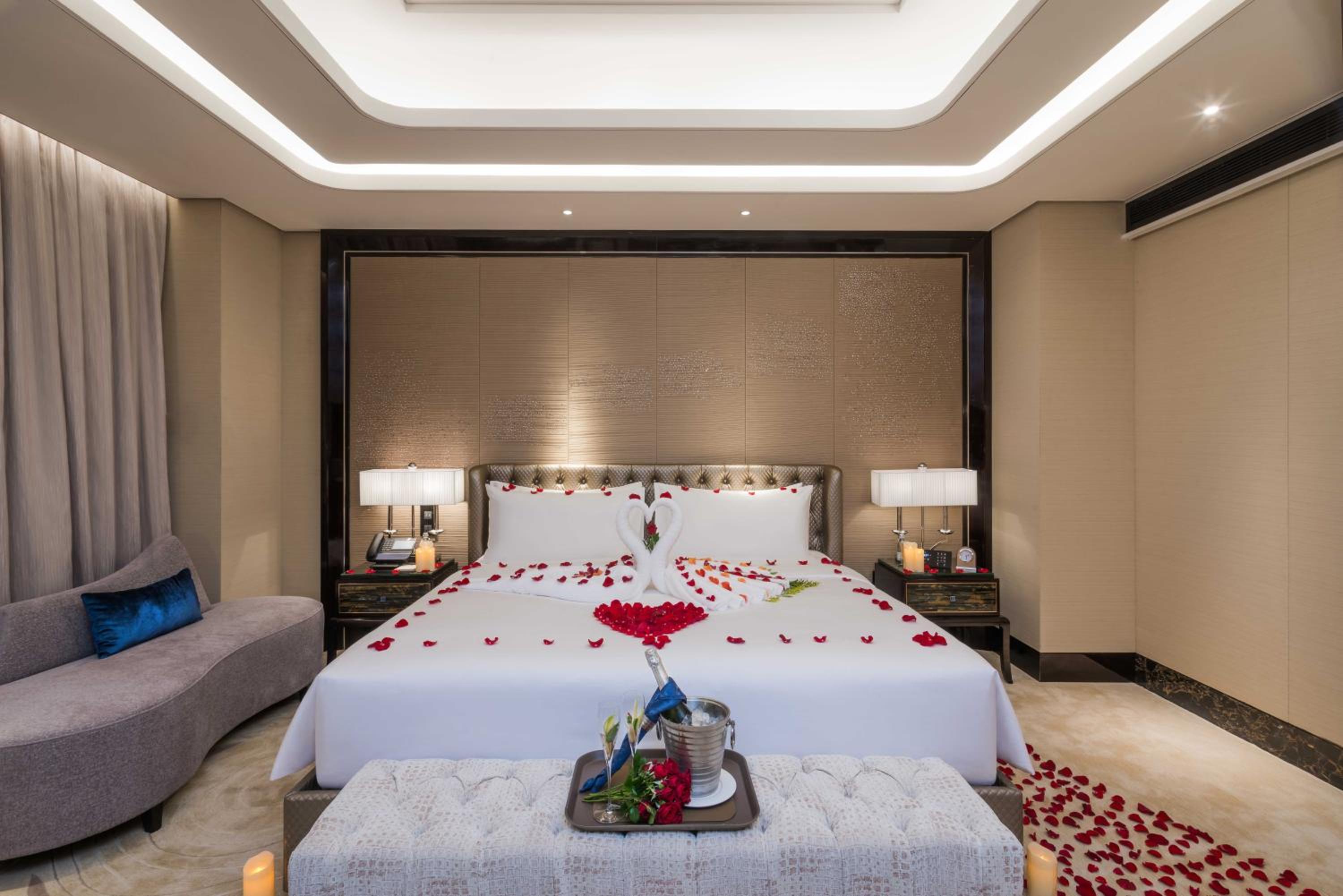 Premium Room King City View - Photo 3