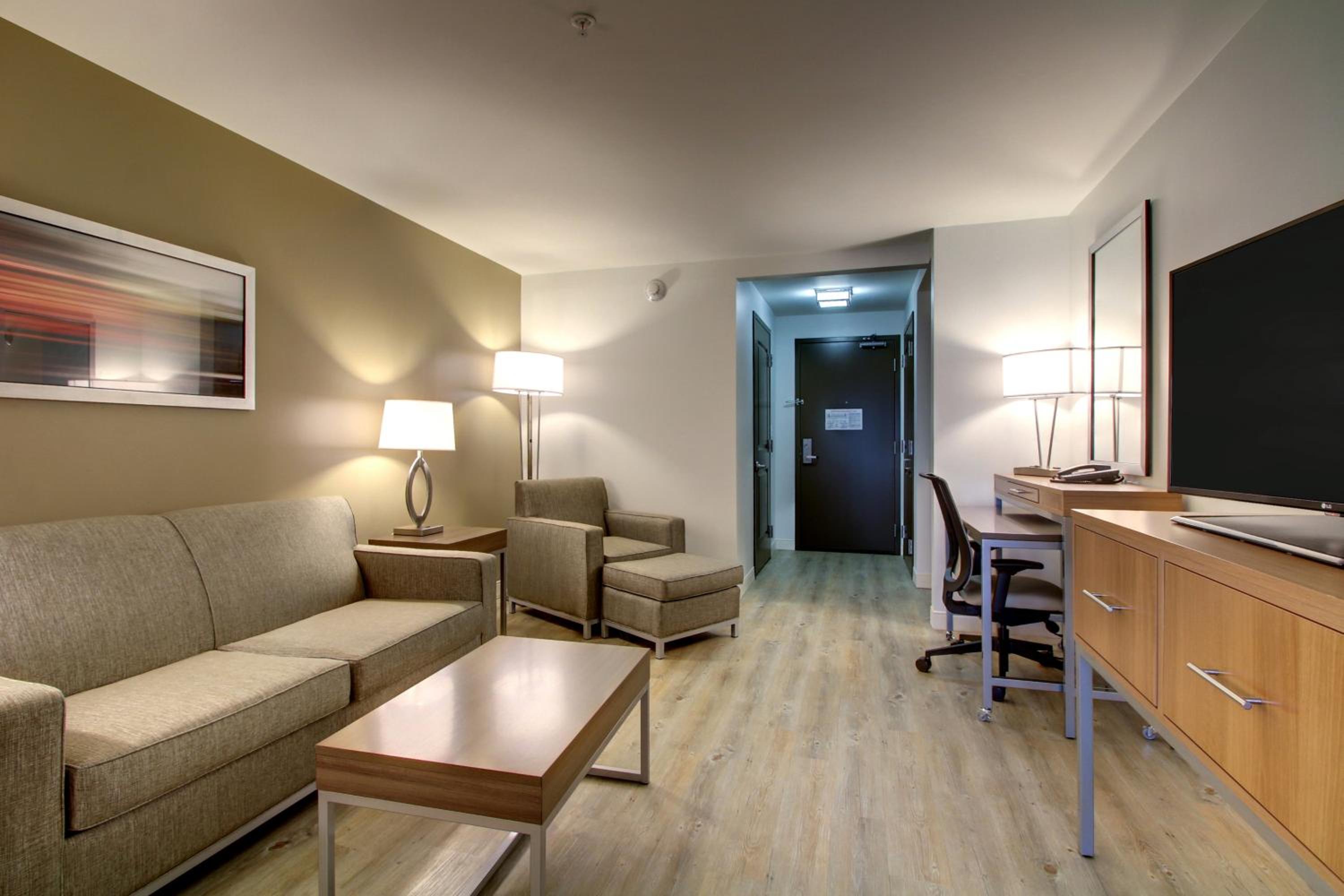One-Bedroom Suite with Two Queen Beds