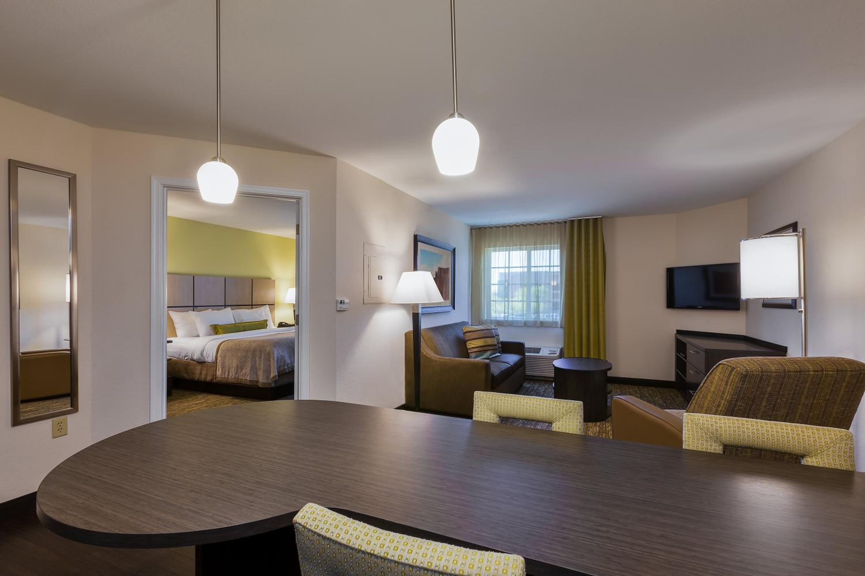 Queen Room - Hearing Accessible photo 1