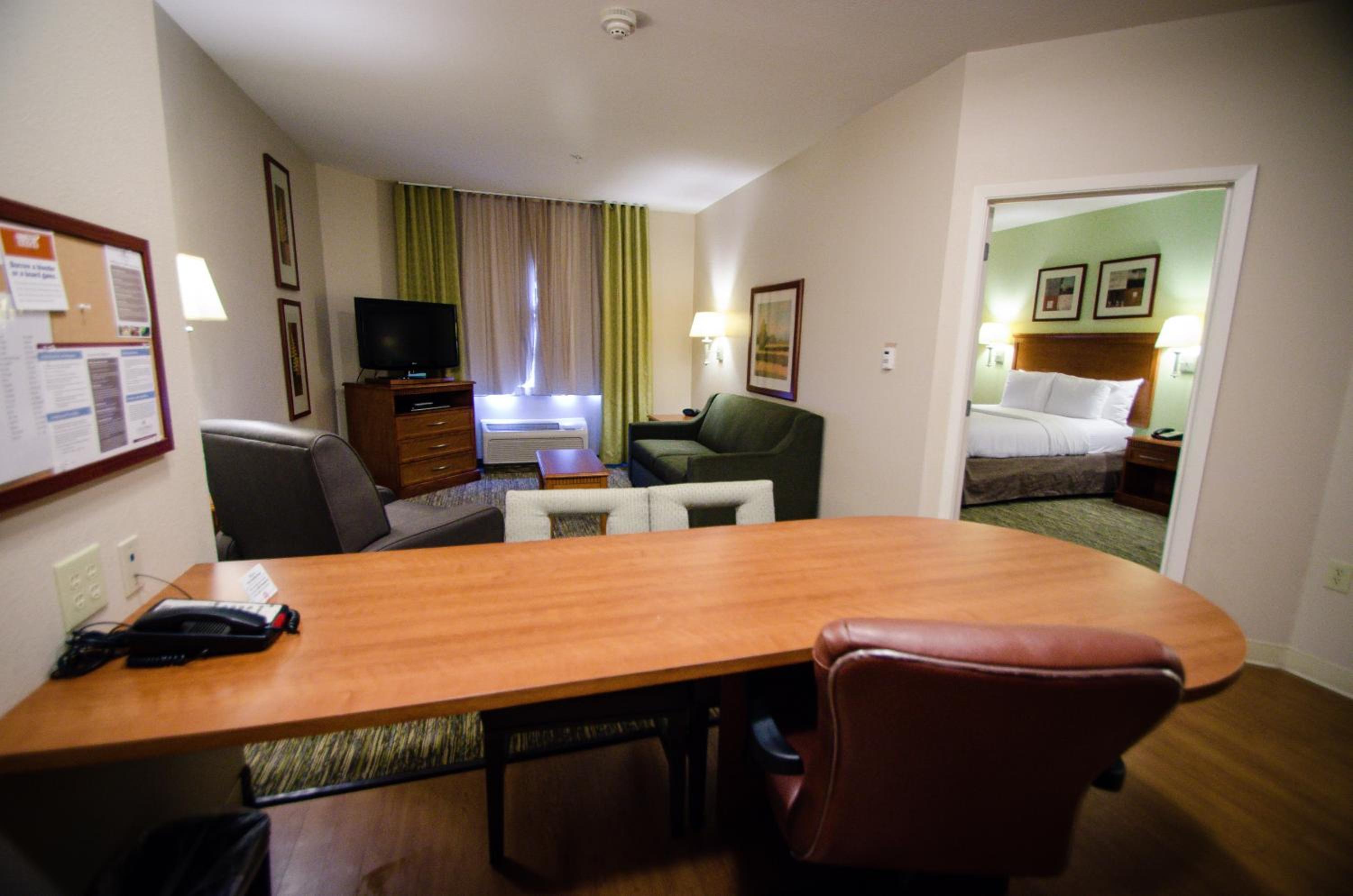 One-Bedroom Queen Suite - Photo 1