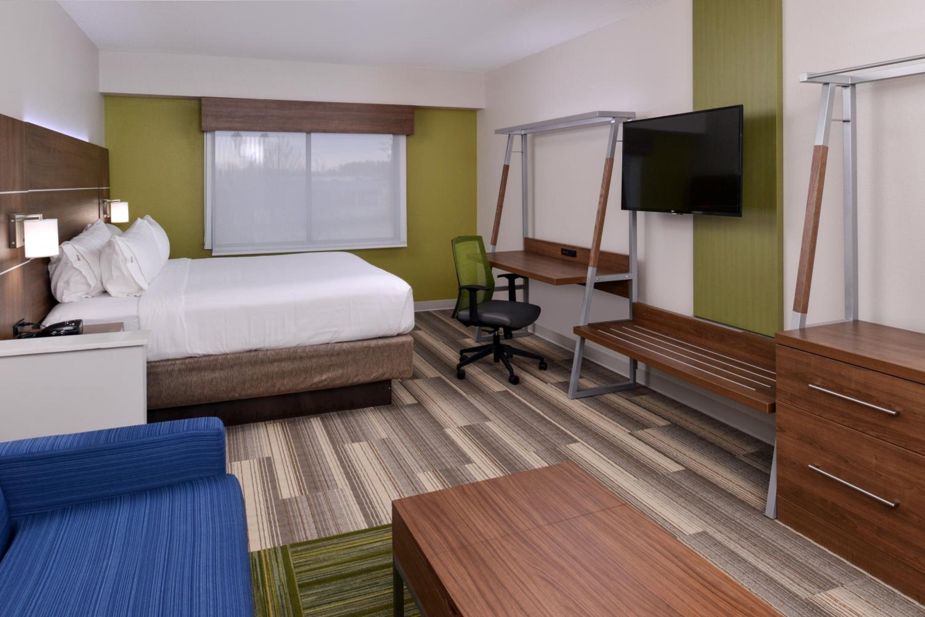 One-Bedroom King Suite - Photo 1