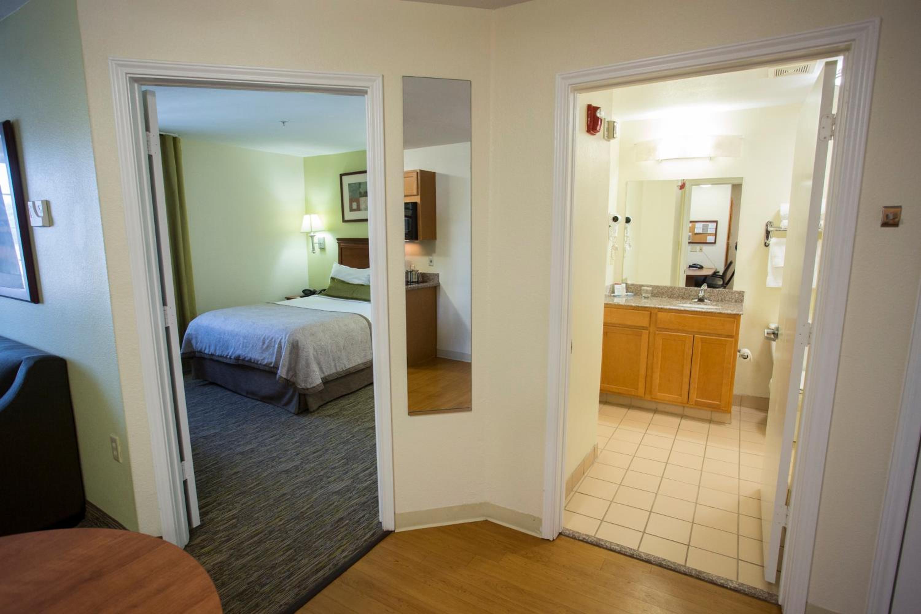 One-Bedroom Queen Suite - Photo 1