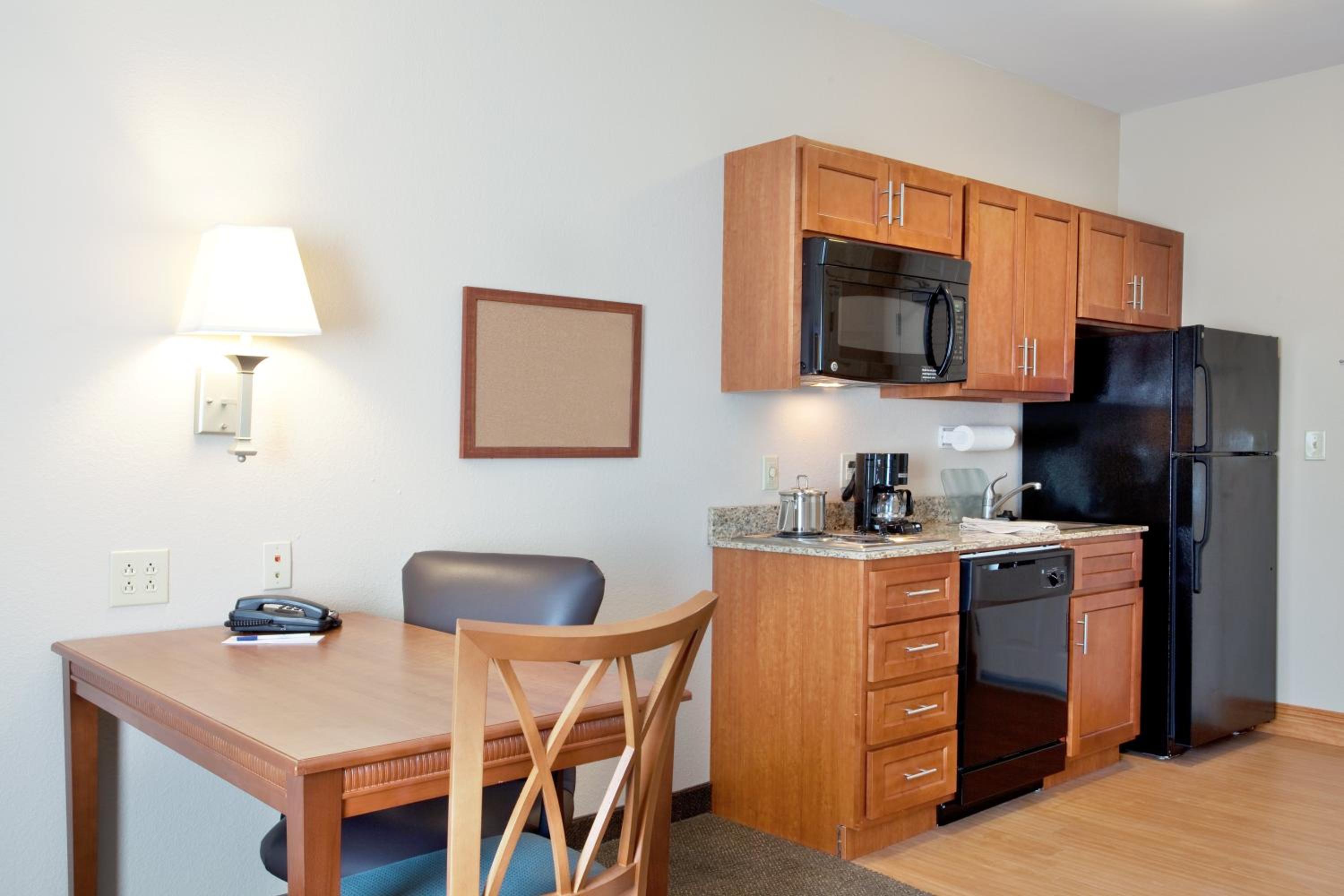 Studio Queen Suite - Photo 3
