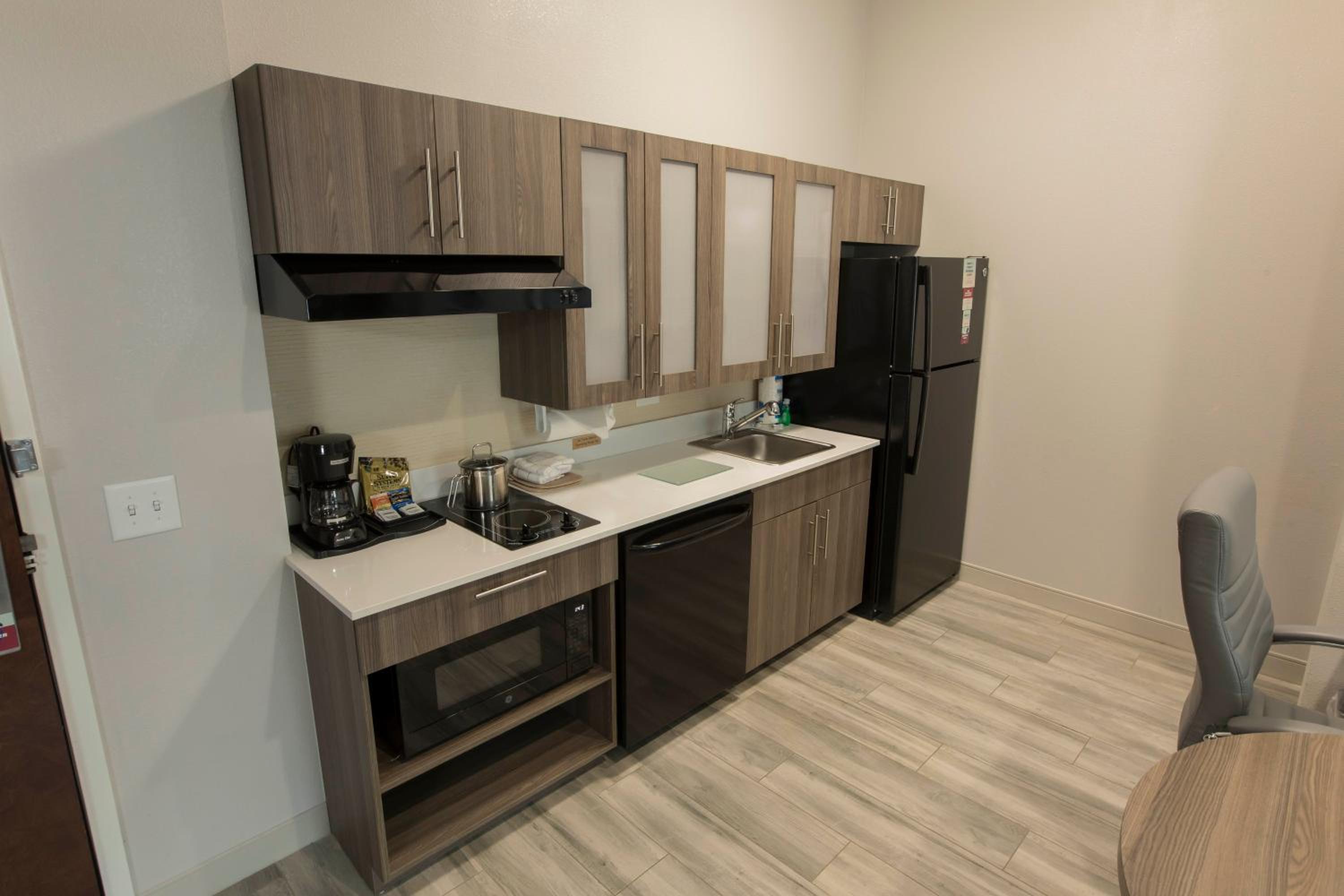 King Room - Hearing Access - Non-Smoking photo 3