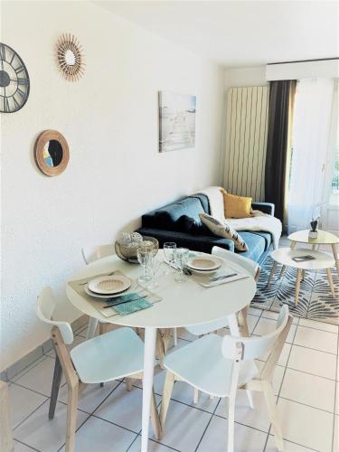 One-Bedroom Apartment - Photo 9
