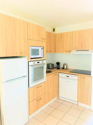One-Bedroom Apartment - Photo 6