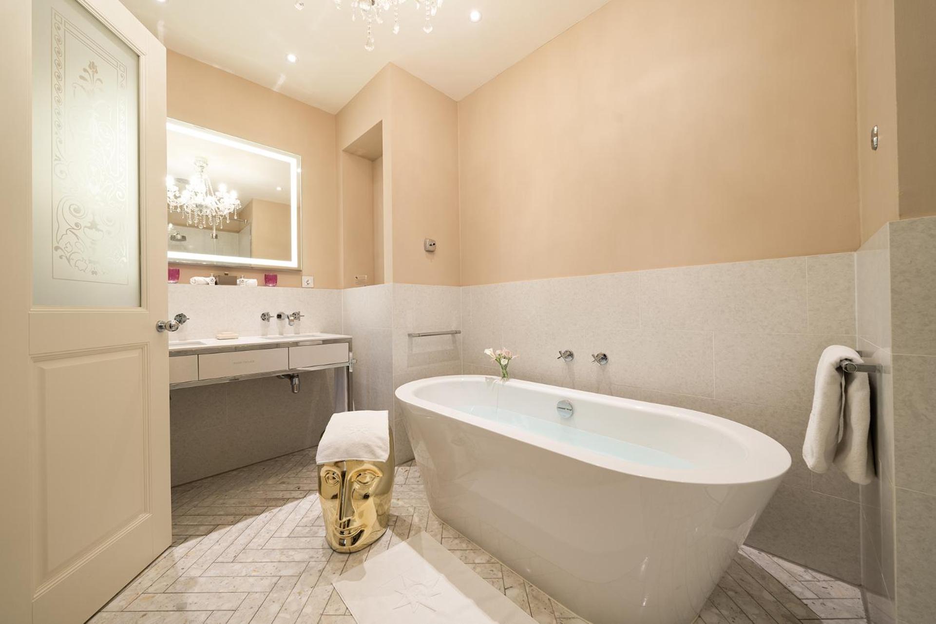 Junior Suite (Non Smoking) photo 2