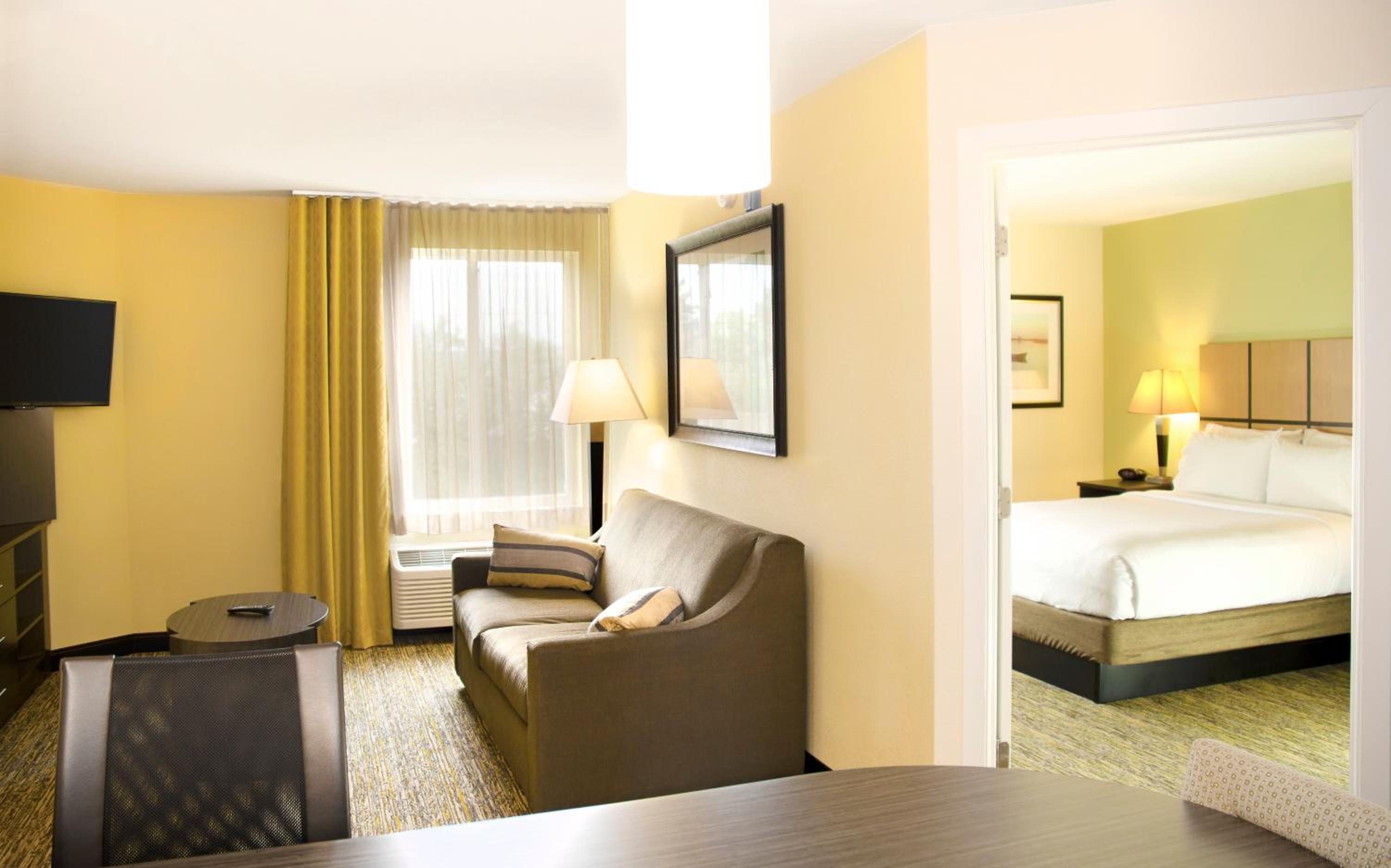 One-Bedroom Queen Suite - Non-Smoking photo 1