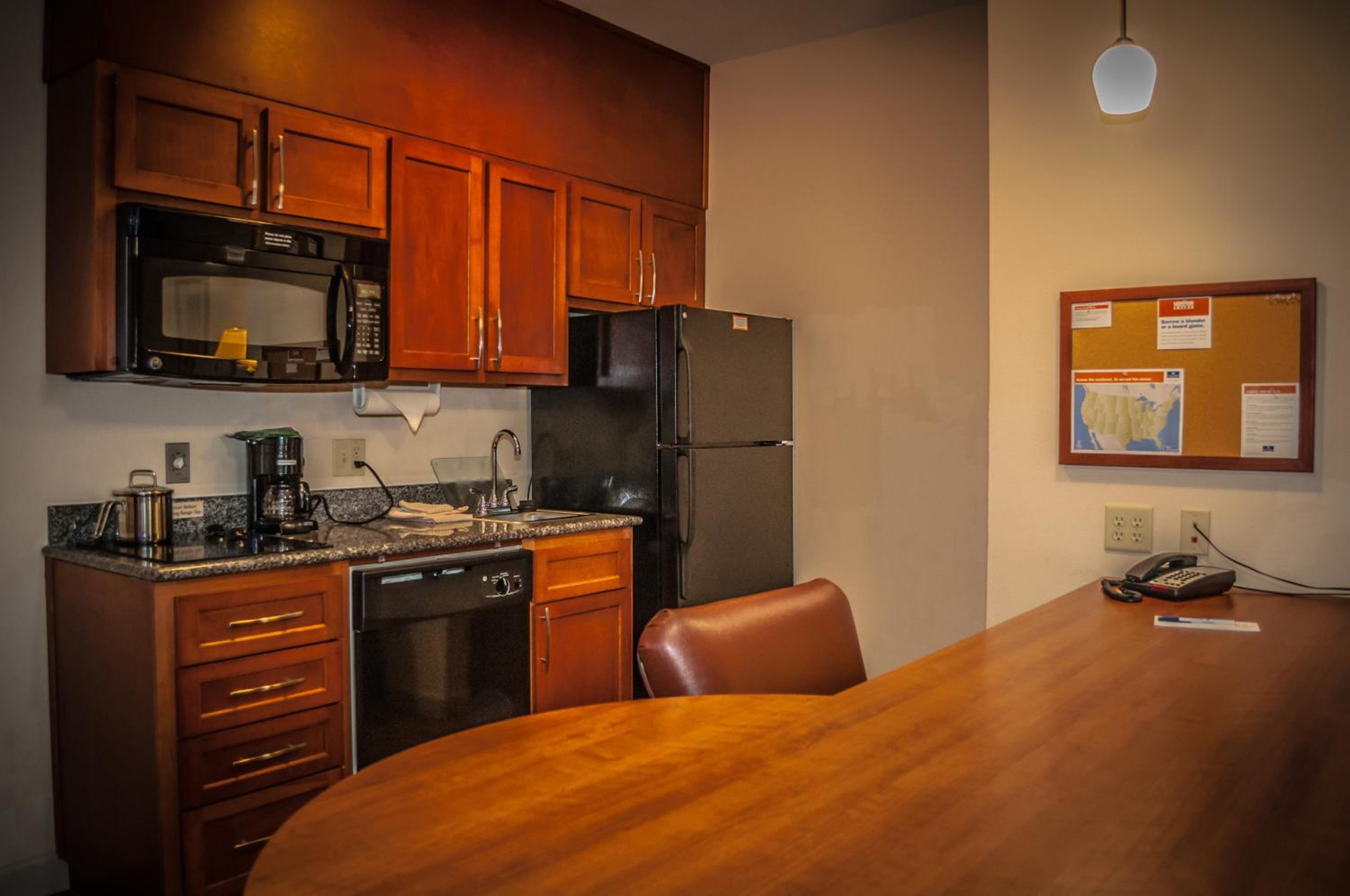 One-Bedroom King Suite with Sofa Bed - Photo 4