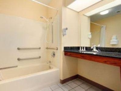 King Room - Non-Smoking - Photo 3