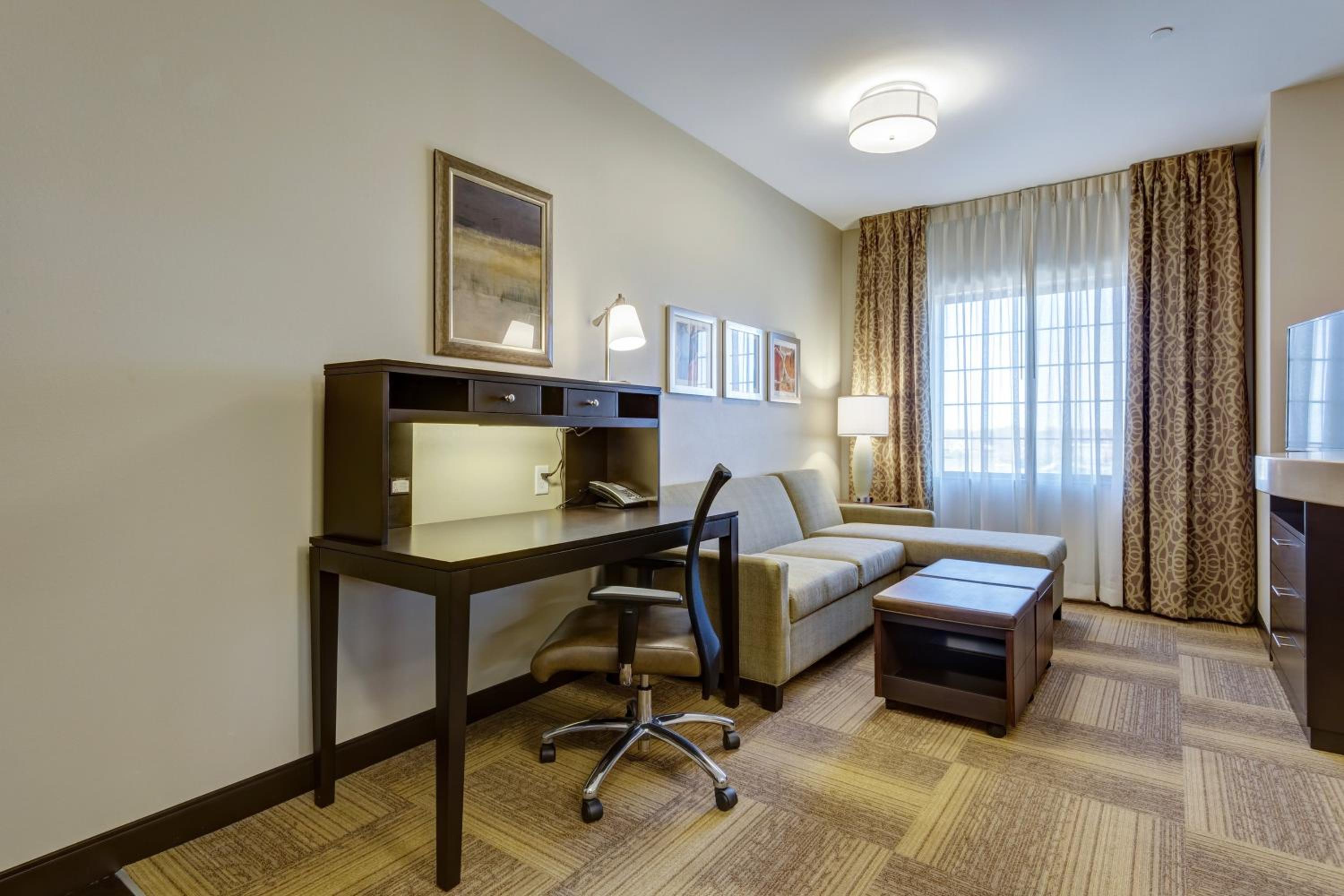 Queen Suite with Two Queen Beds and Mobility Accessible Bathtub - Non-Smoking