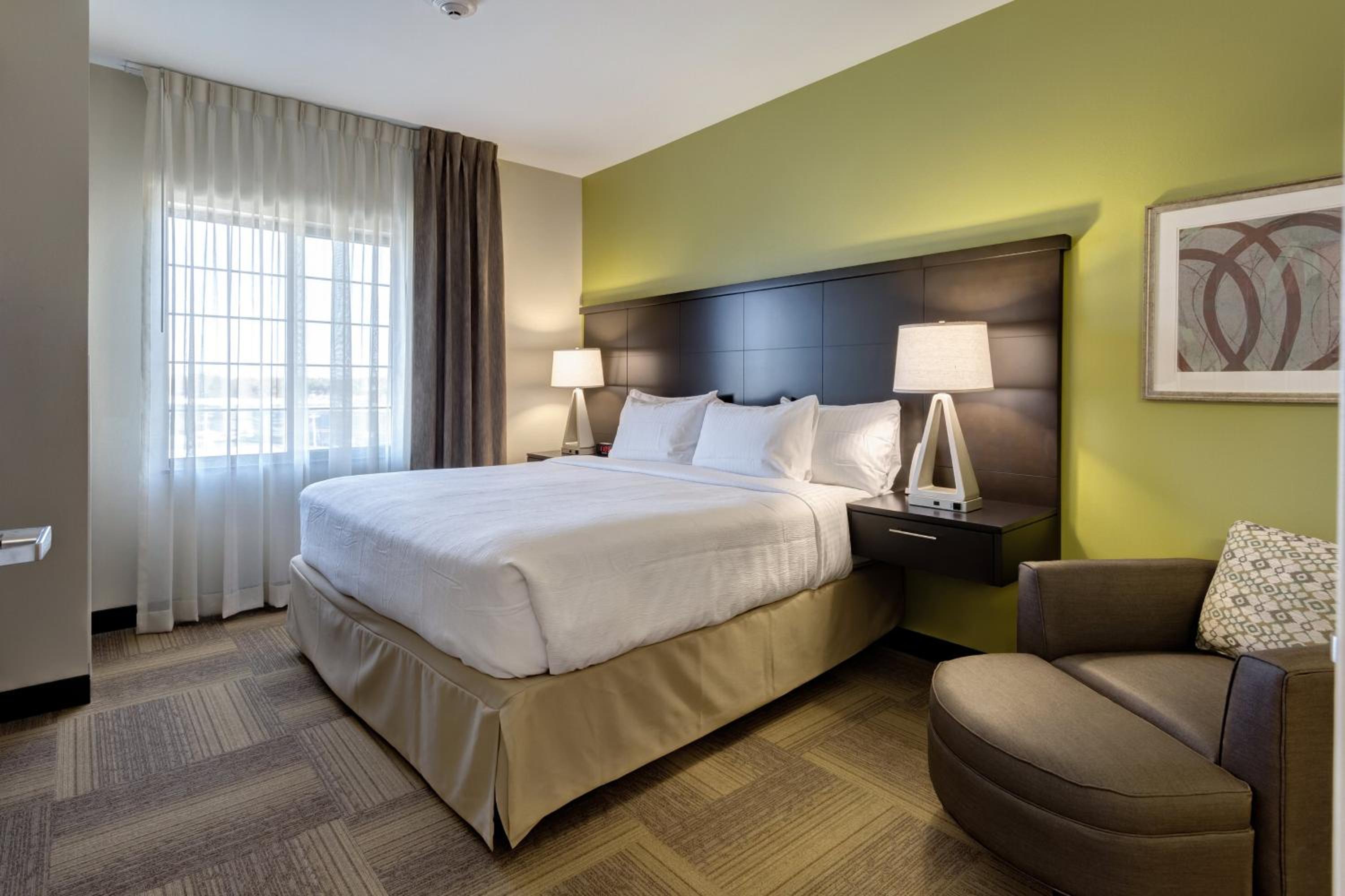 One-Bedroom King Suite