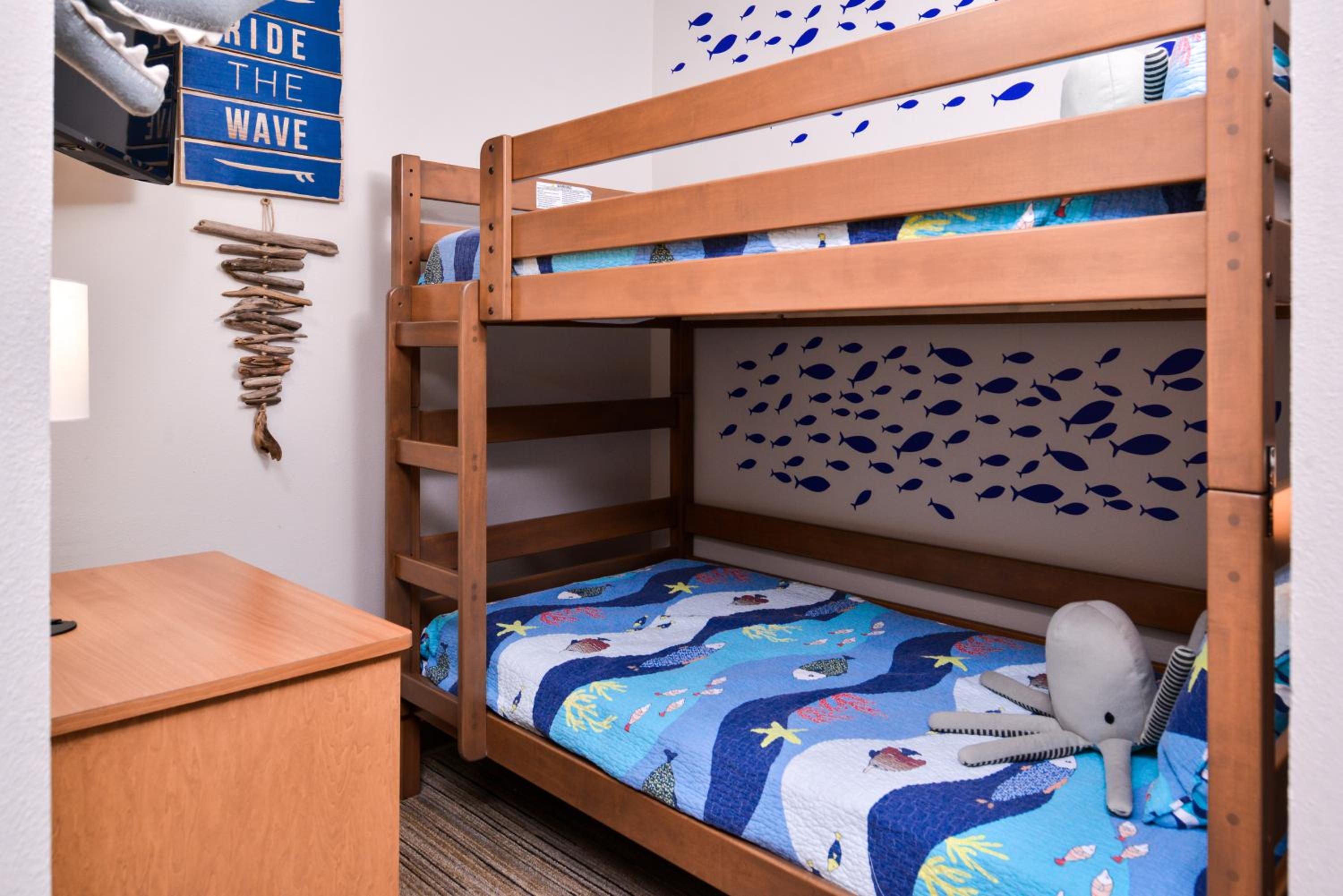Kid King Suite - Non-Smoking - Photo 2
