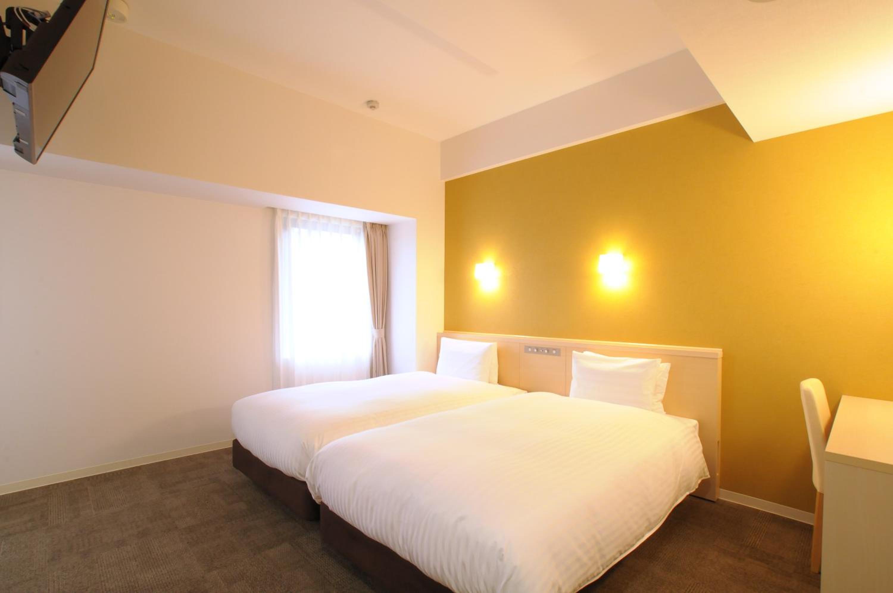 Twin Room - Disability Access - Non-Smoking