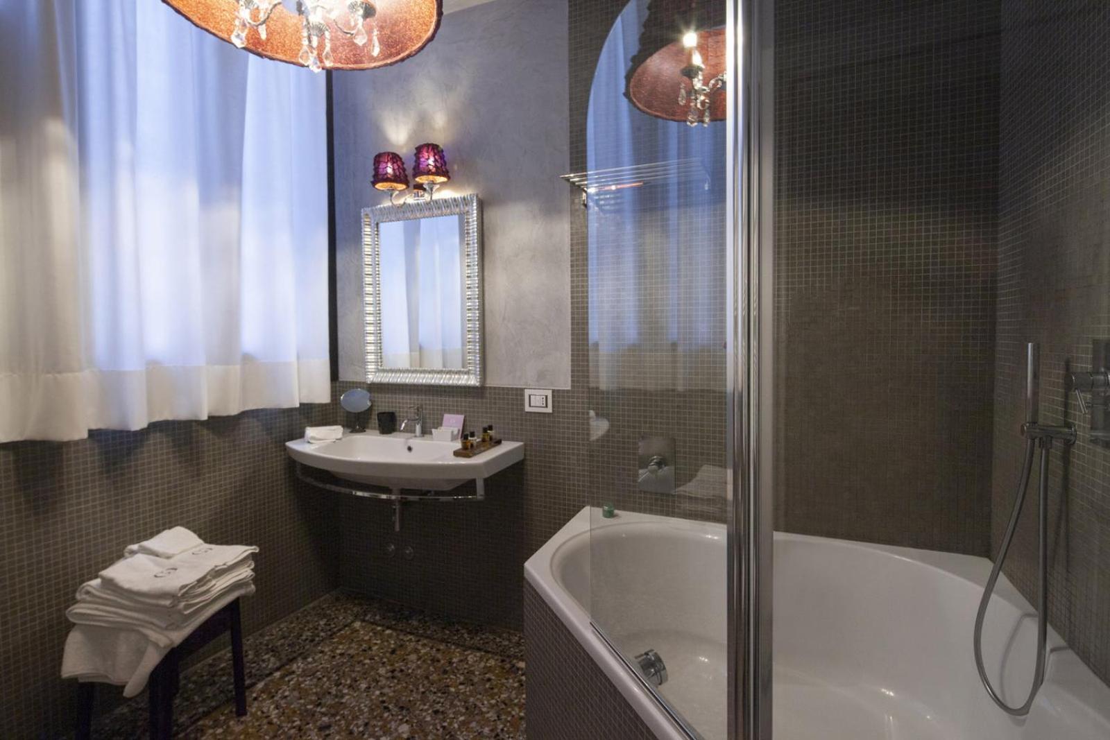 Luxury Double Room with Garden View