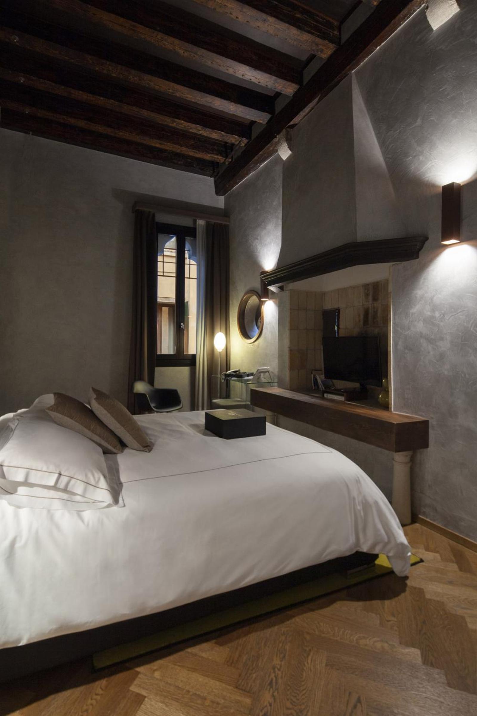 Luxury Double Room with Garden View