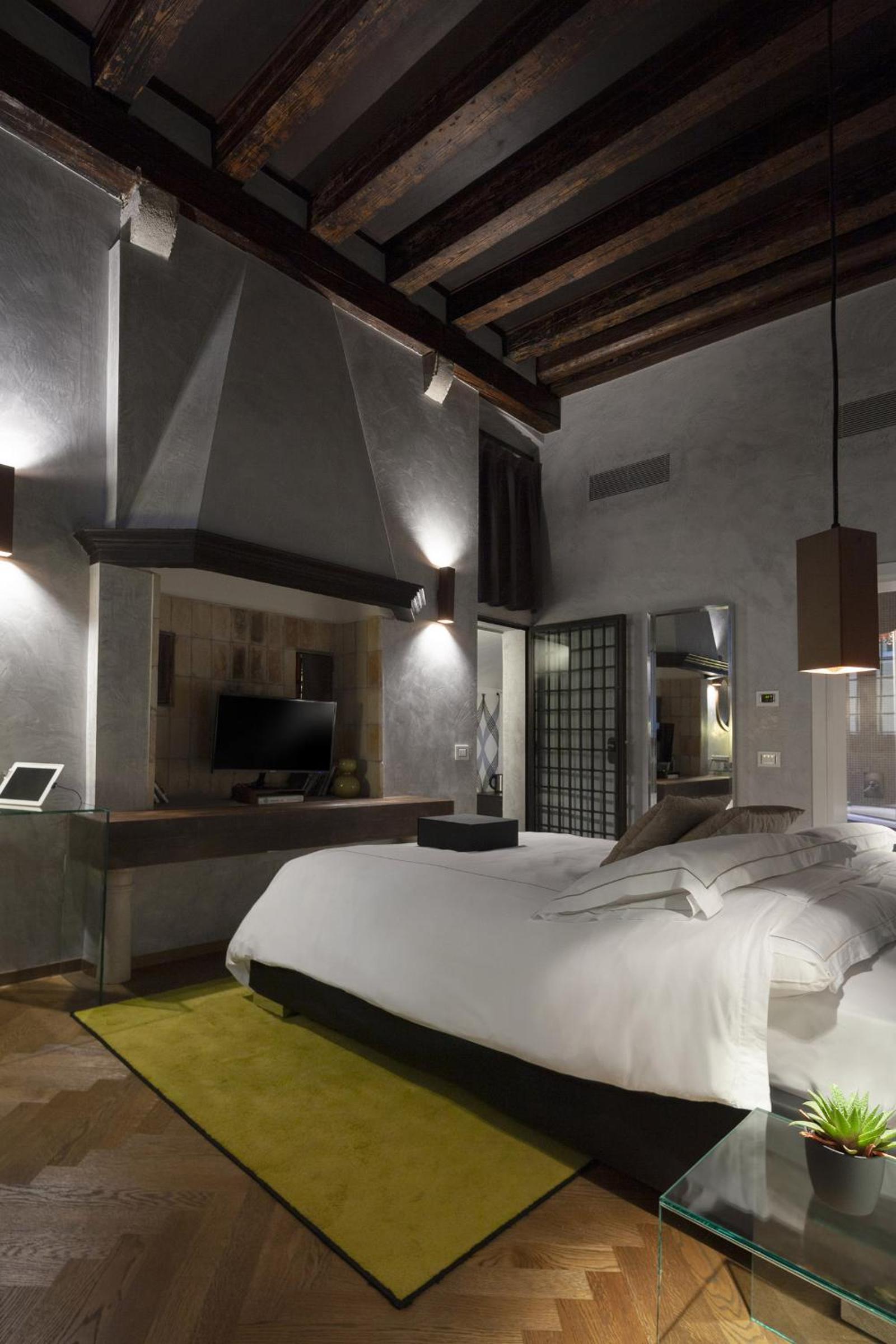 Luxury Double Room with Garden View