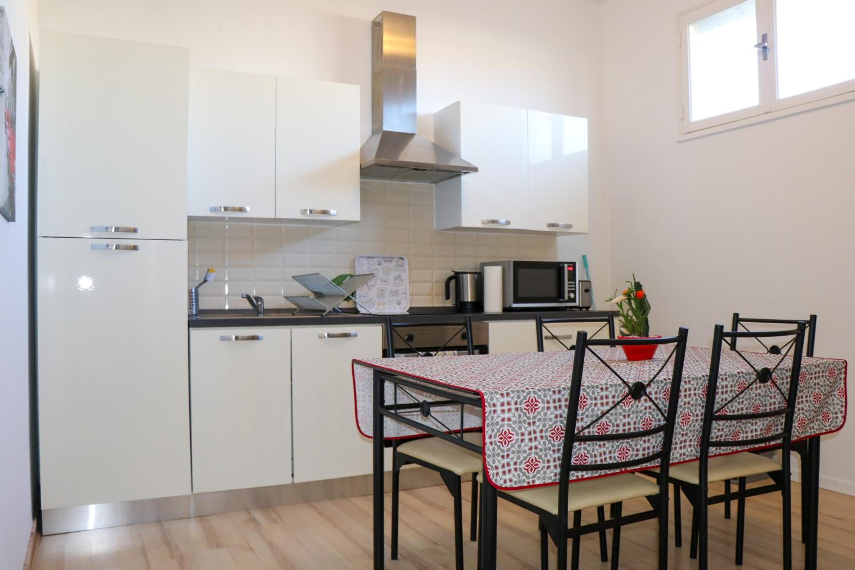 One-Bedroom Apartment - Photo 13