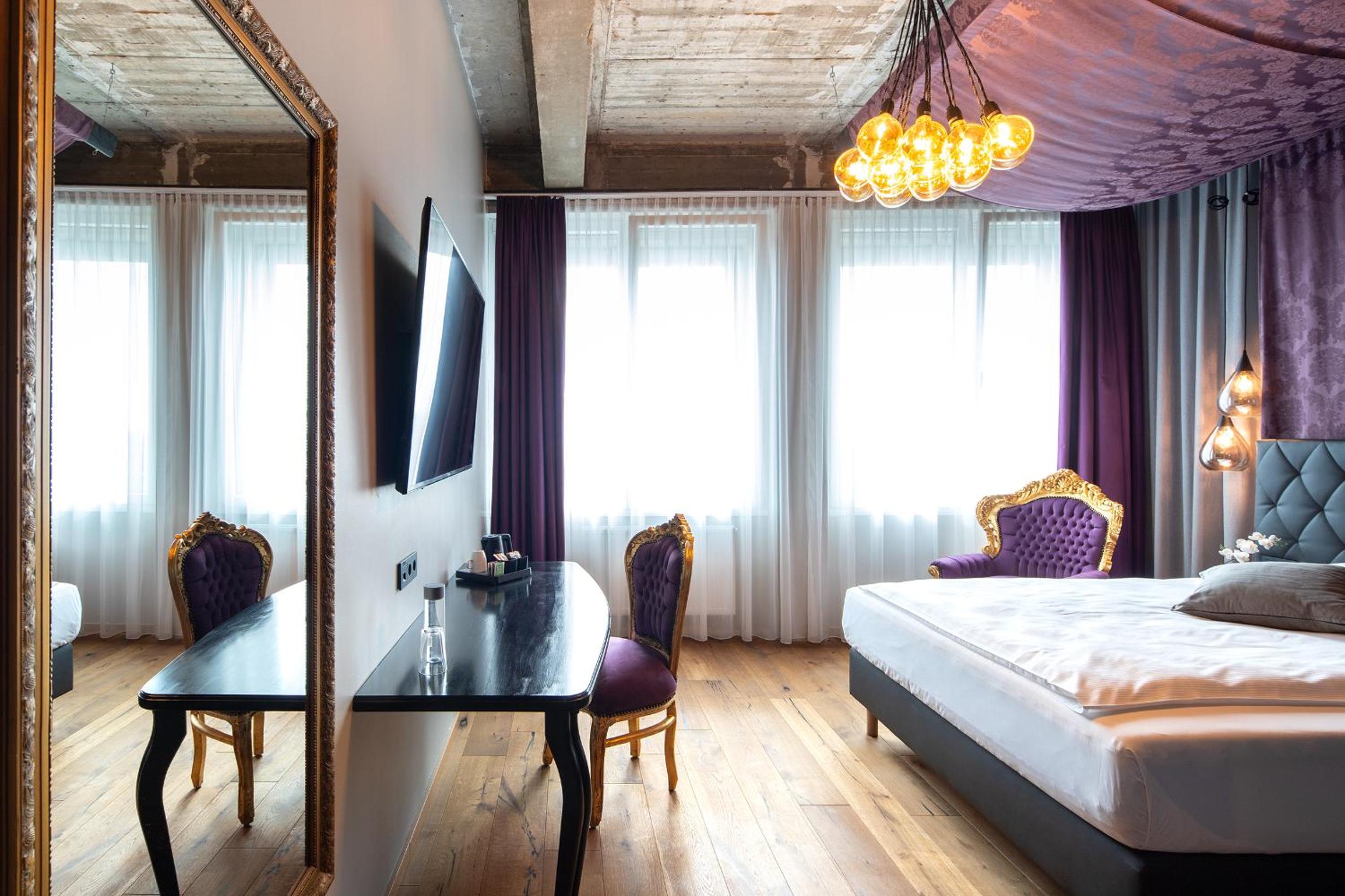 Business Queen Room - Photo 3
