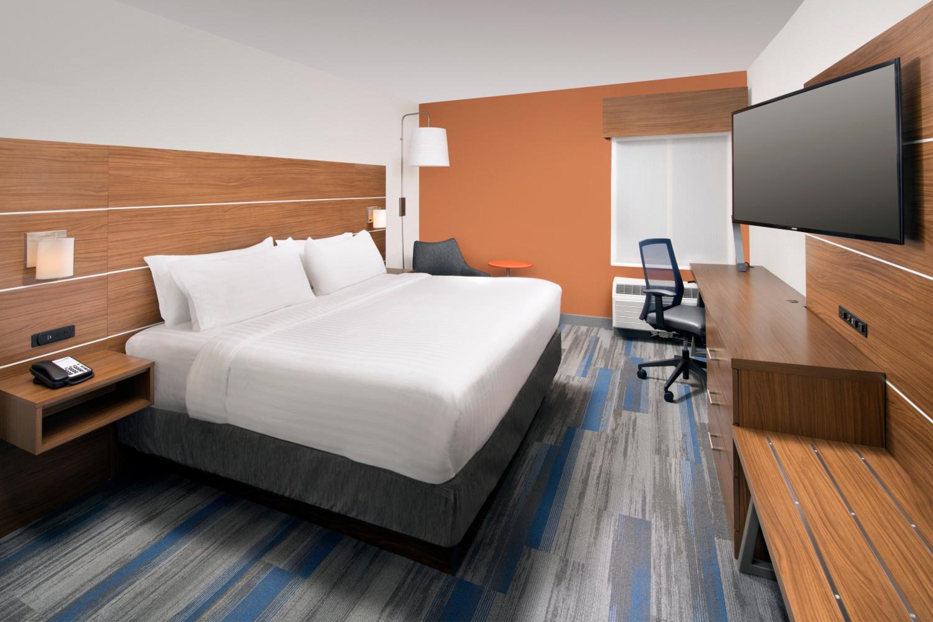Standard King Room - Photo 4