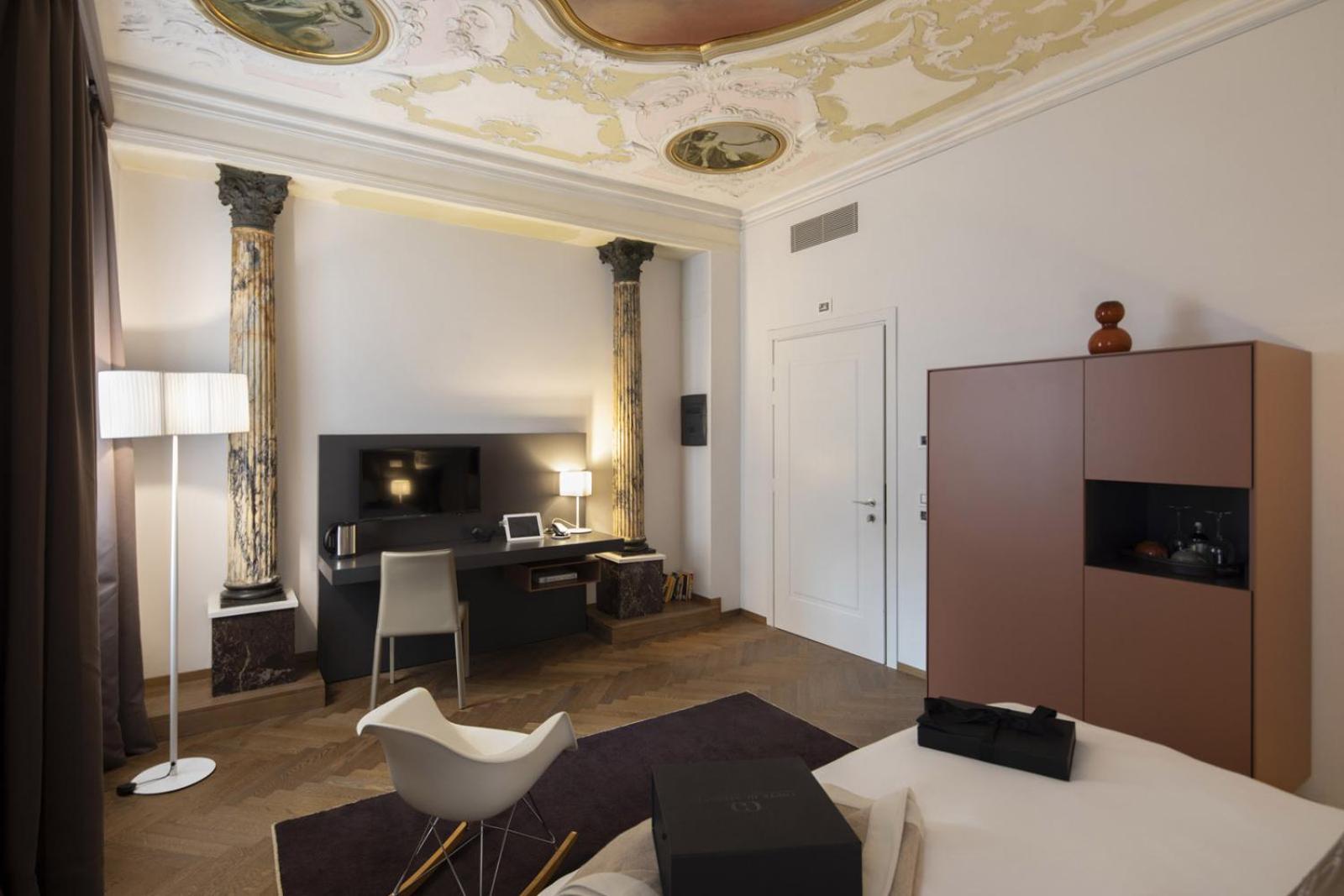 Available room thumbnail 5