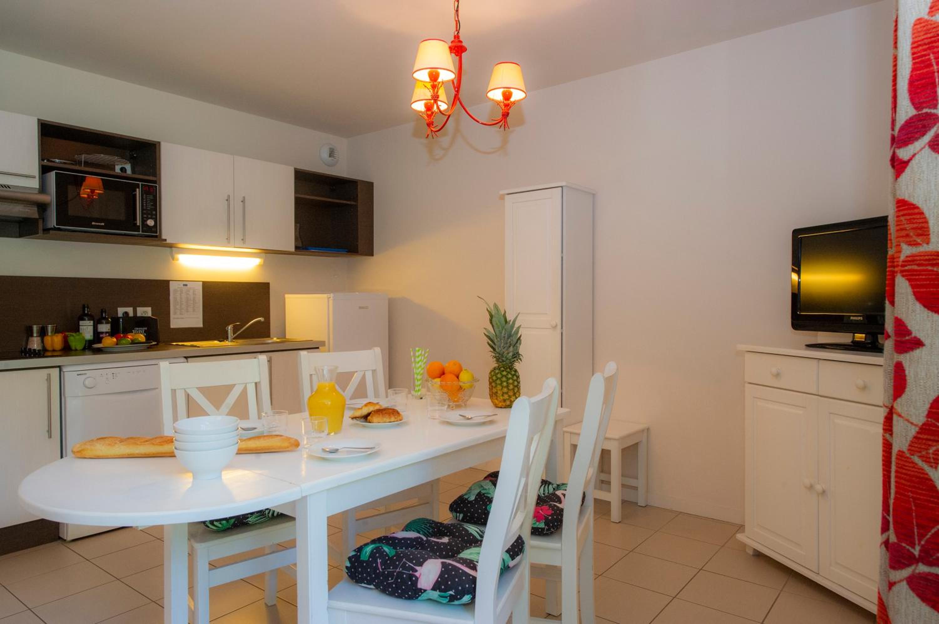 Apartment (5 Adults) - Photo 11