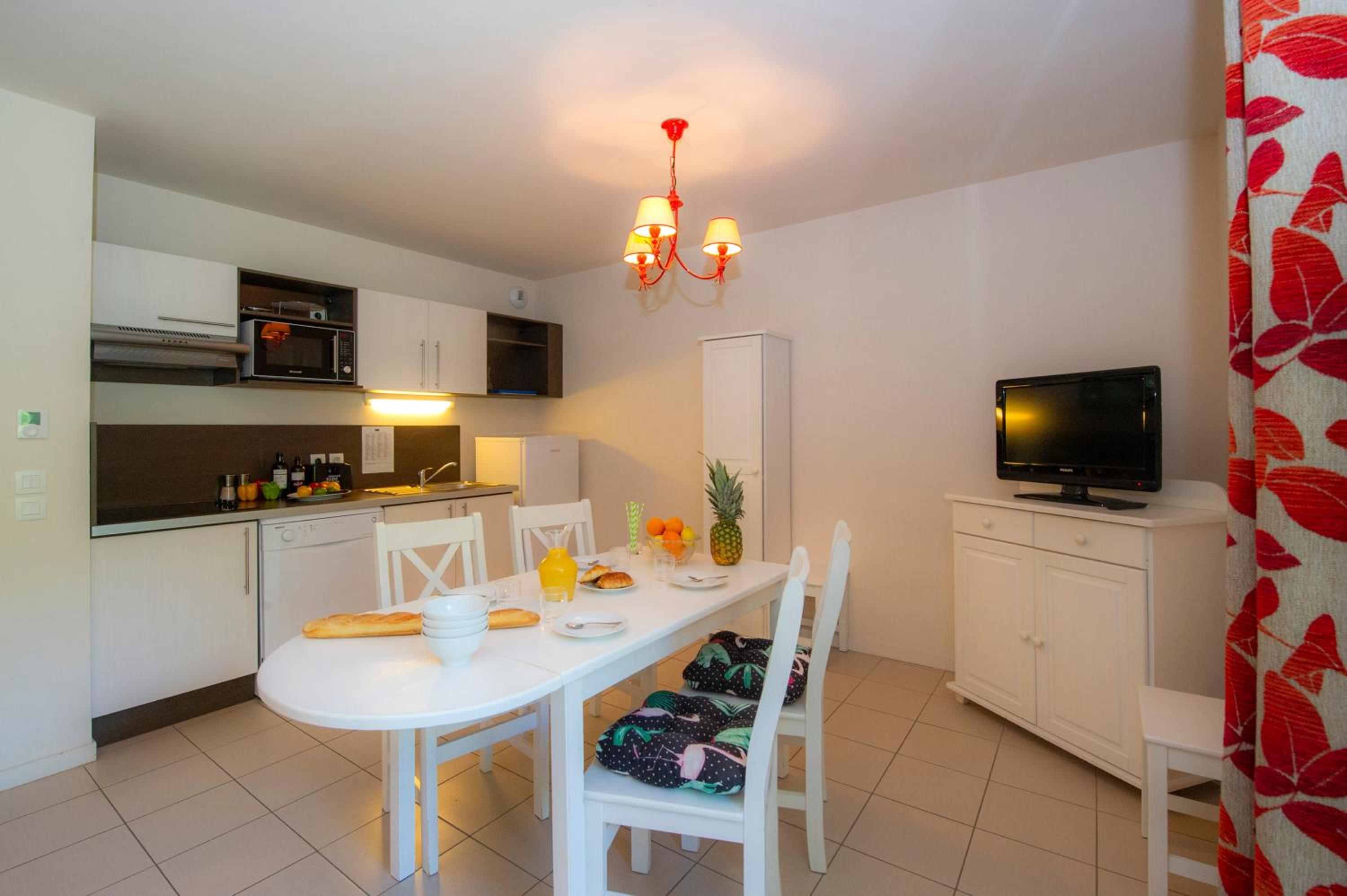 Apartment (5 Adults) - Photo 4