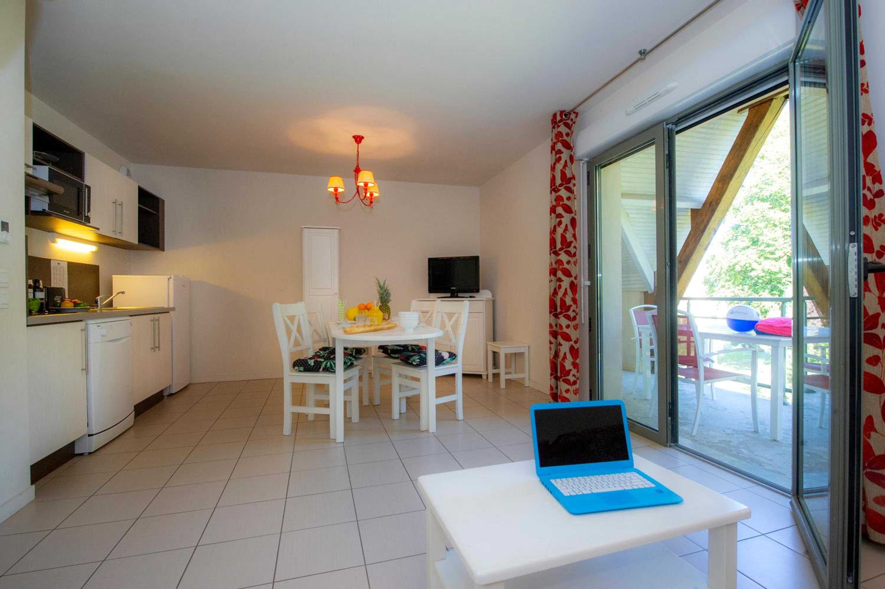 Apartment (5 Adults) - Photo 8