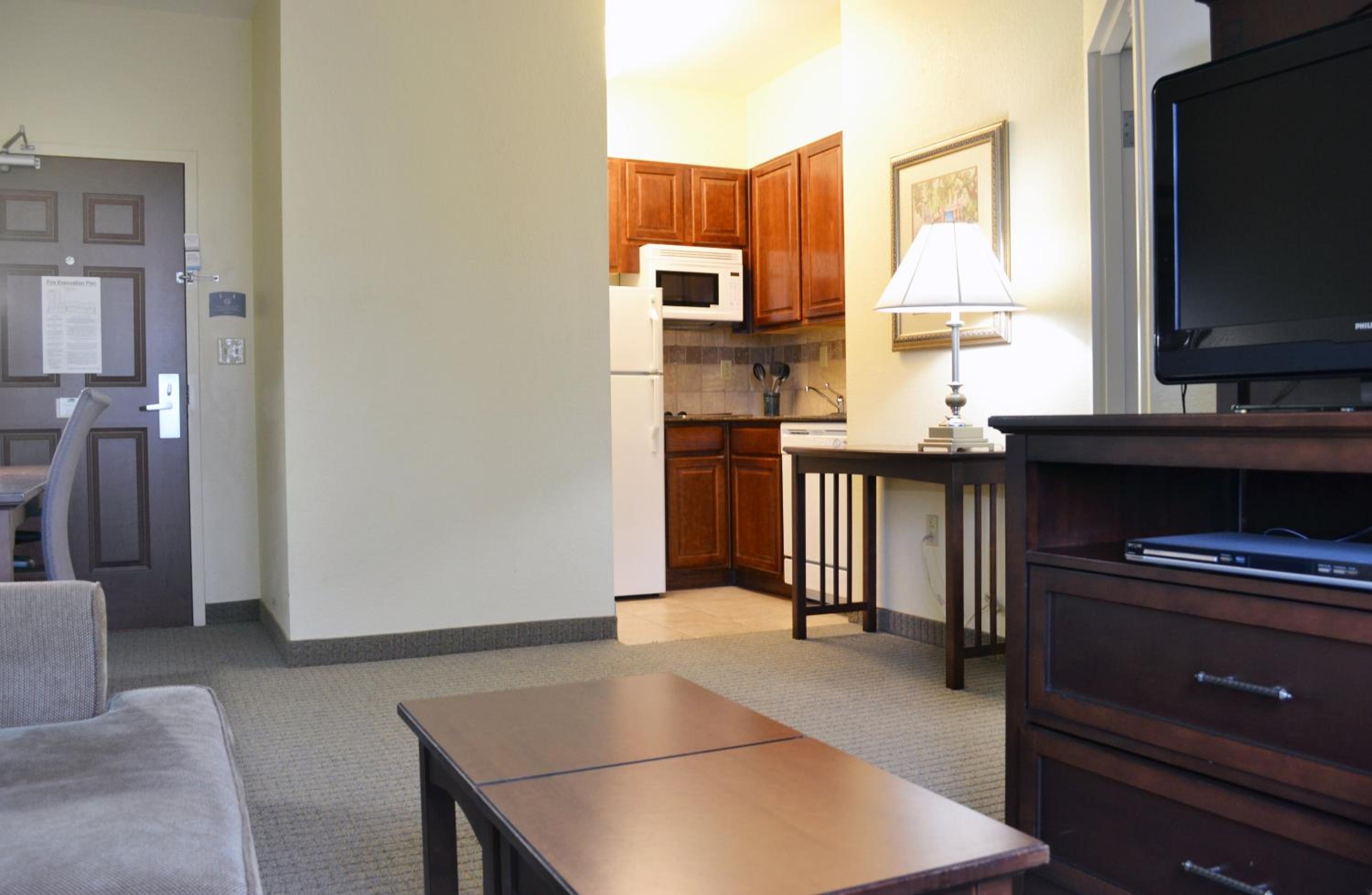 Standard Suite - Non-Smoking photo 3
