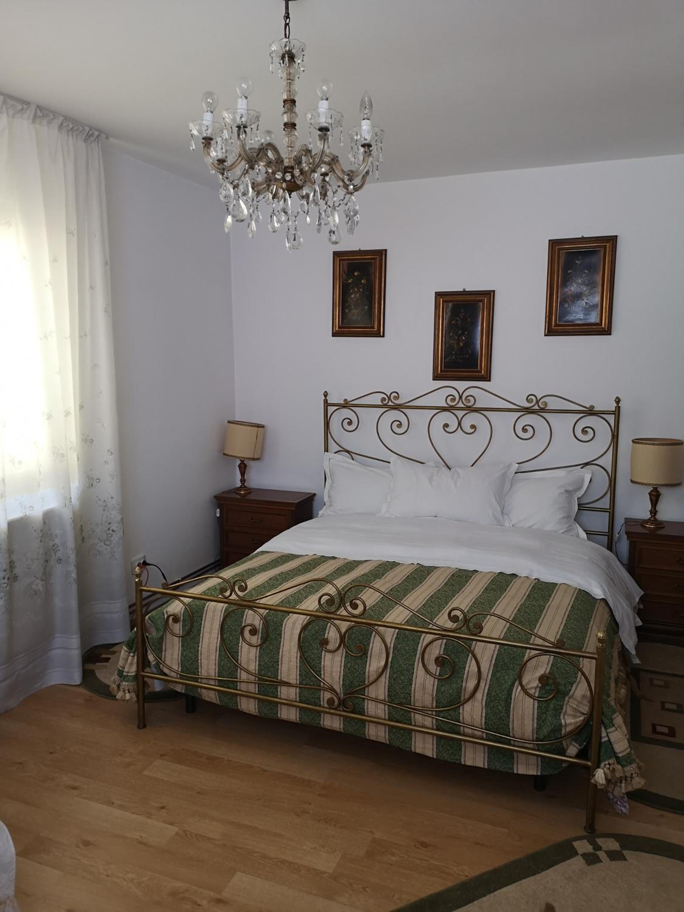 Standard Double Room with Shared Bathroom photo 2