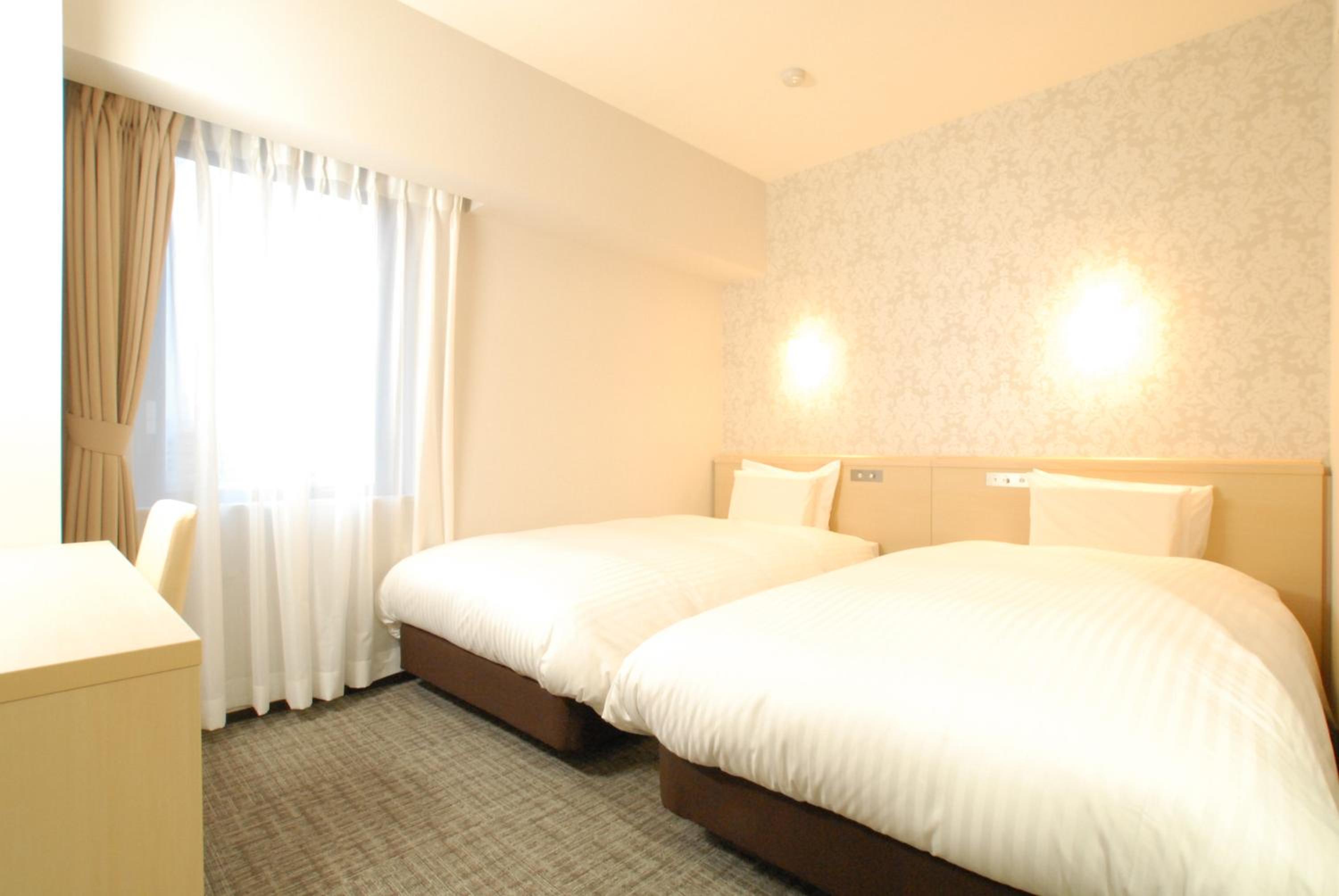 Twin Room - Non-Smoking - Photo 1