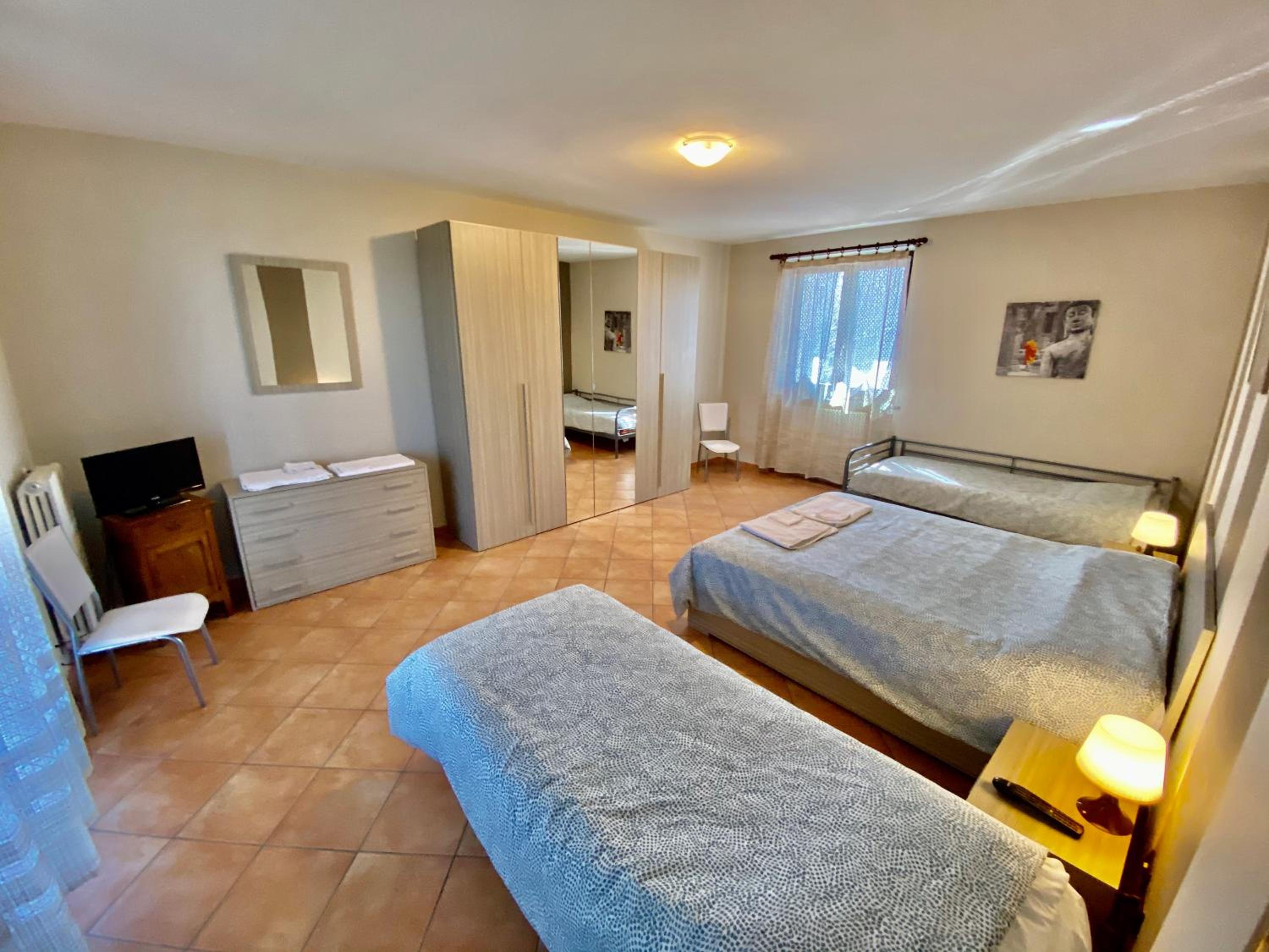 One-Bedroom Apartment with Balcony - Photo 2