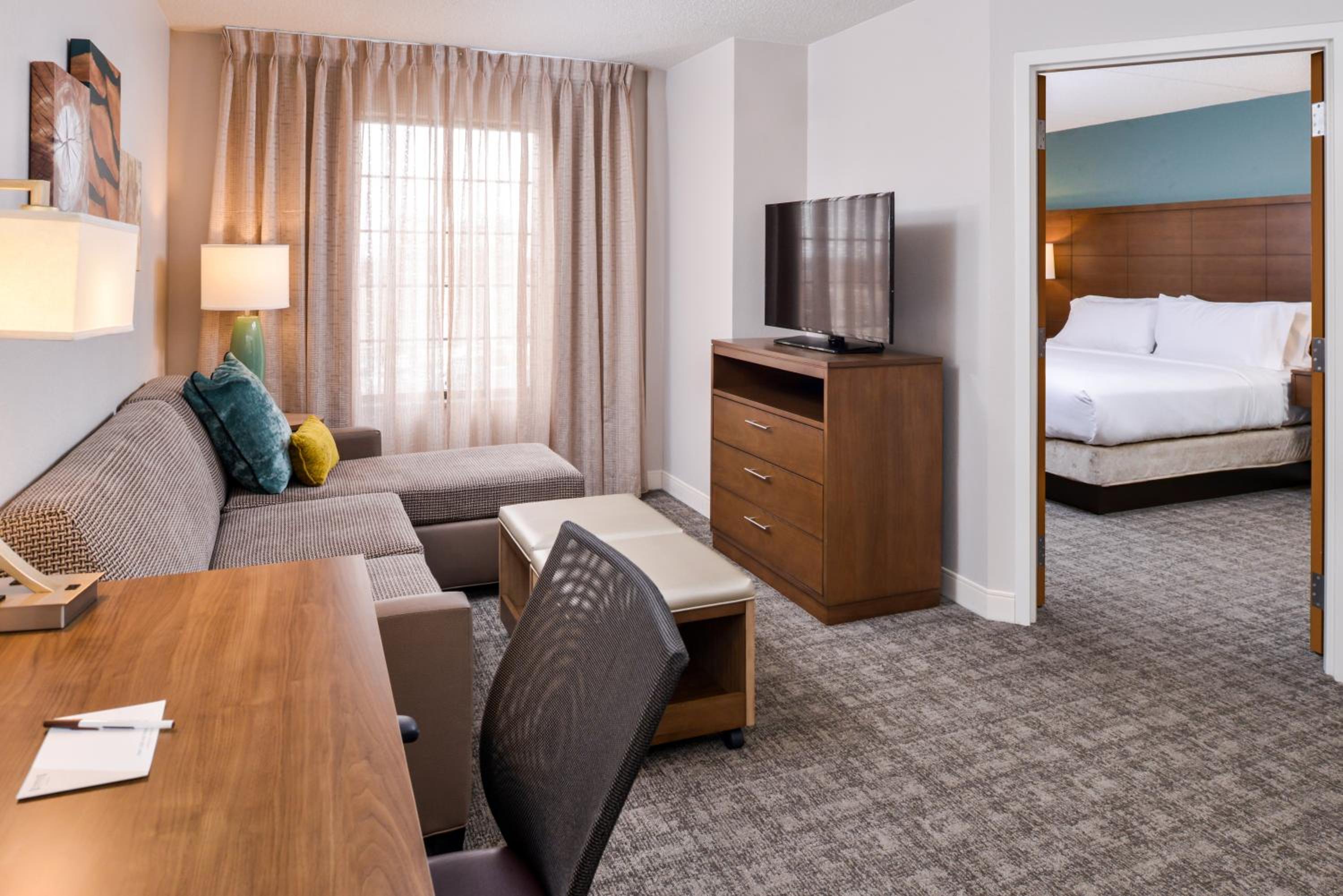 One-Bedroom King Suite - Photo 2