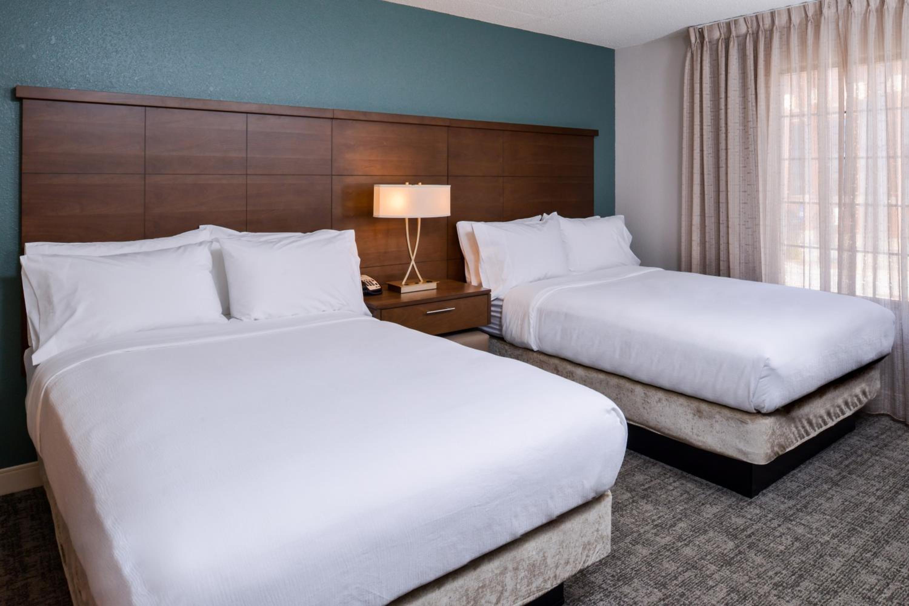One-Bedroom Suite with Two Double Beds - Photo 2