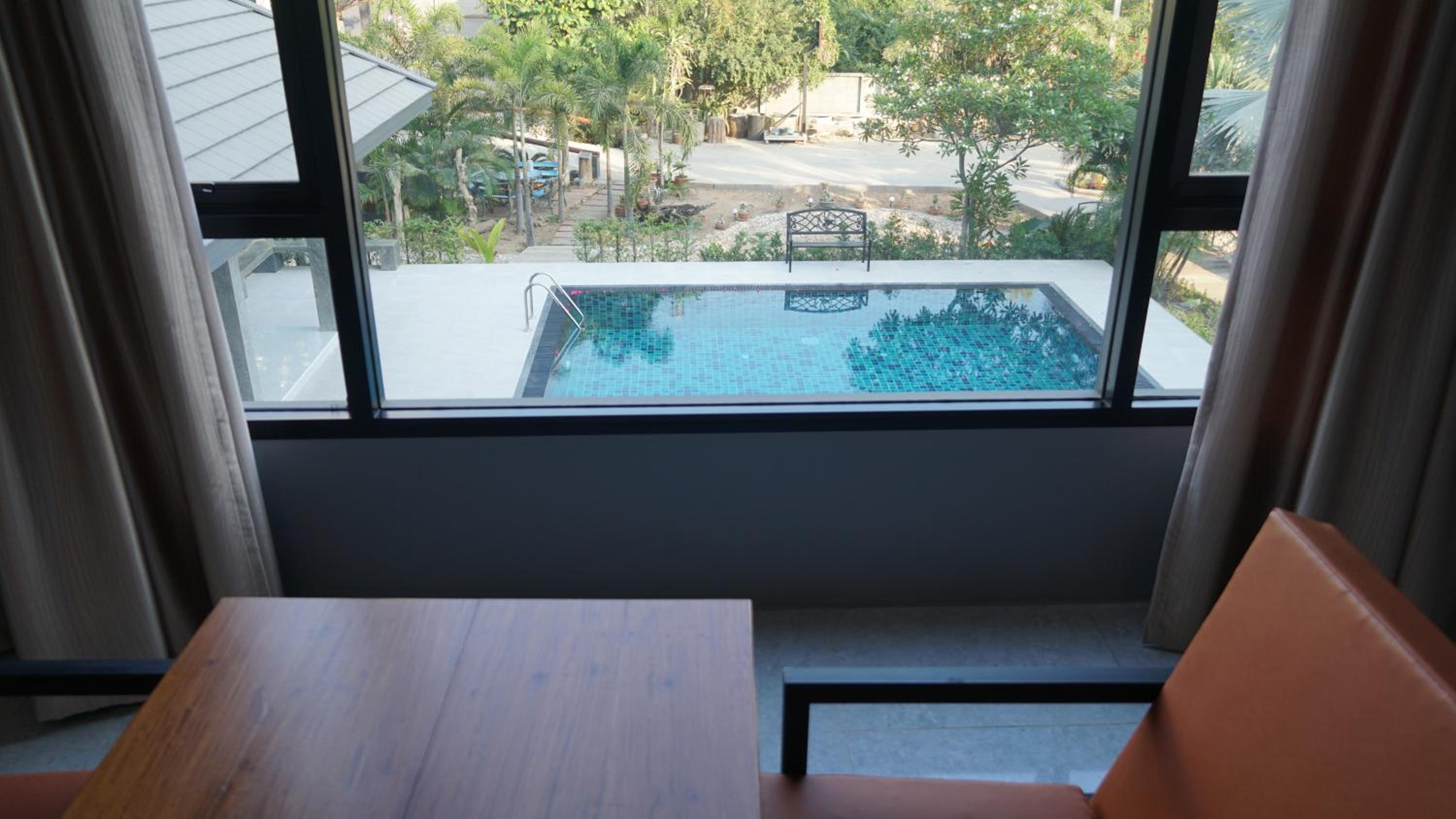 King Room with Pool View photo 2