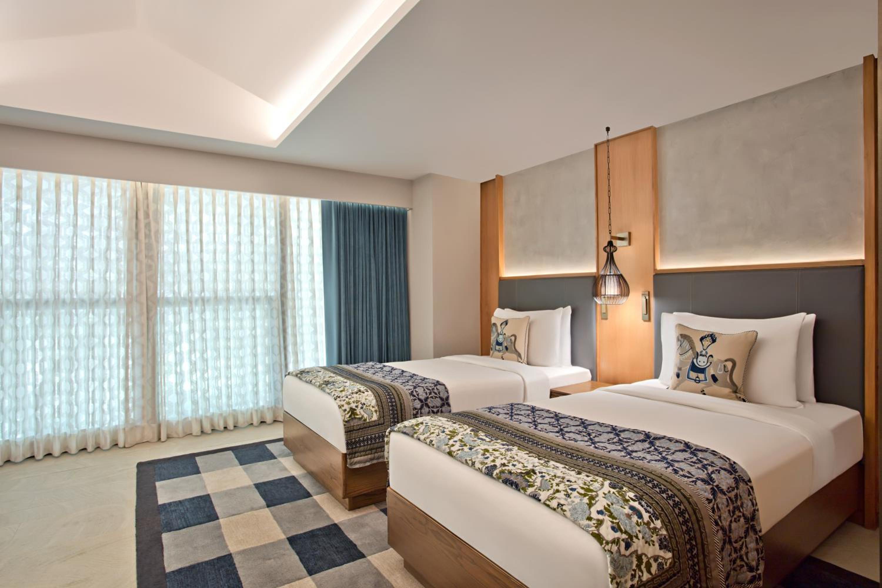 2 Bed Room Residence with 1 King Bed and 2 Twin Beds
