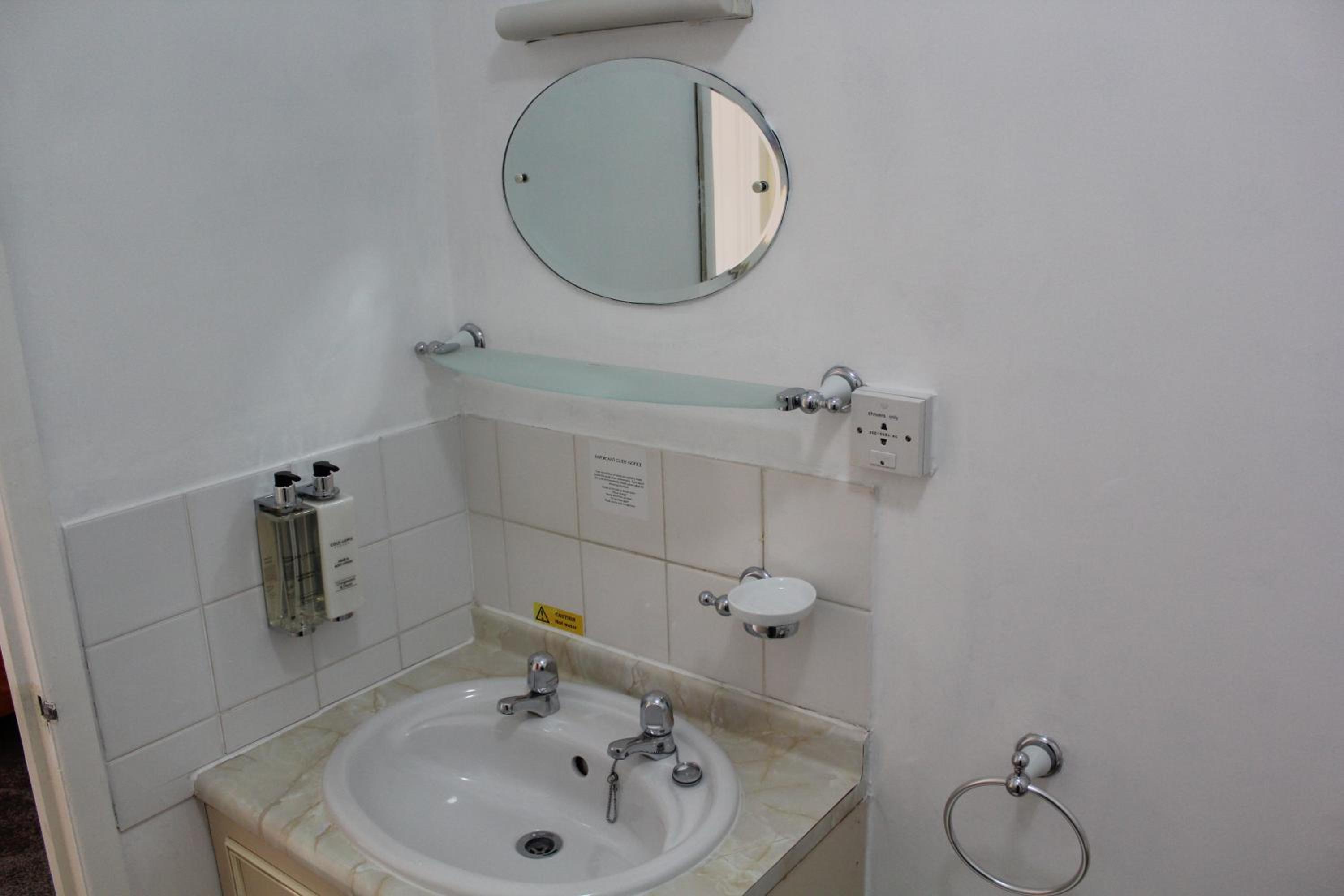 Deluxe Twin Room photo 3