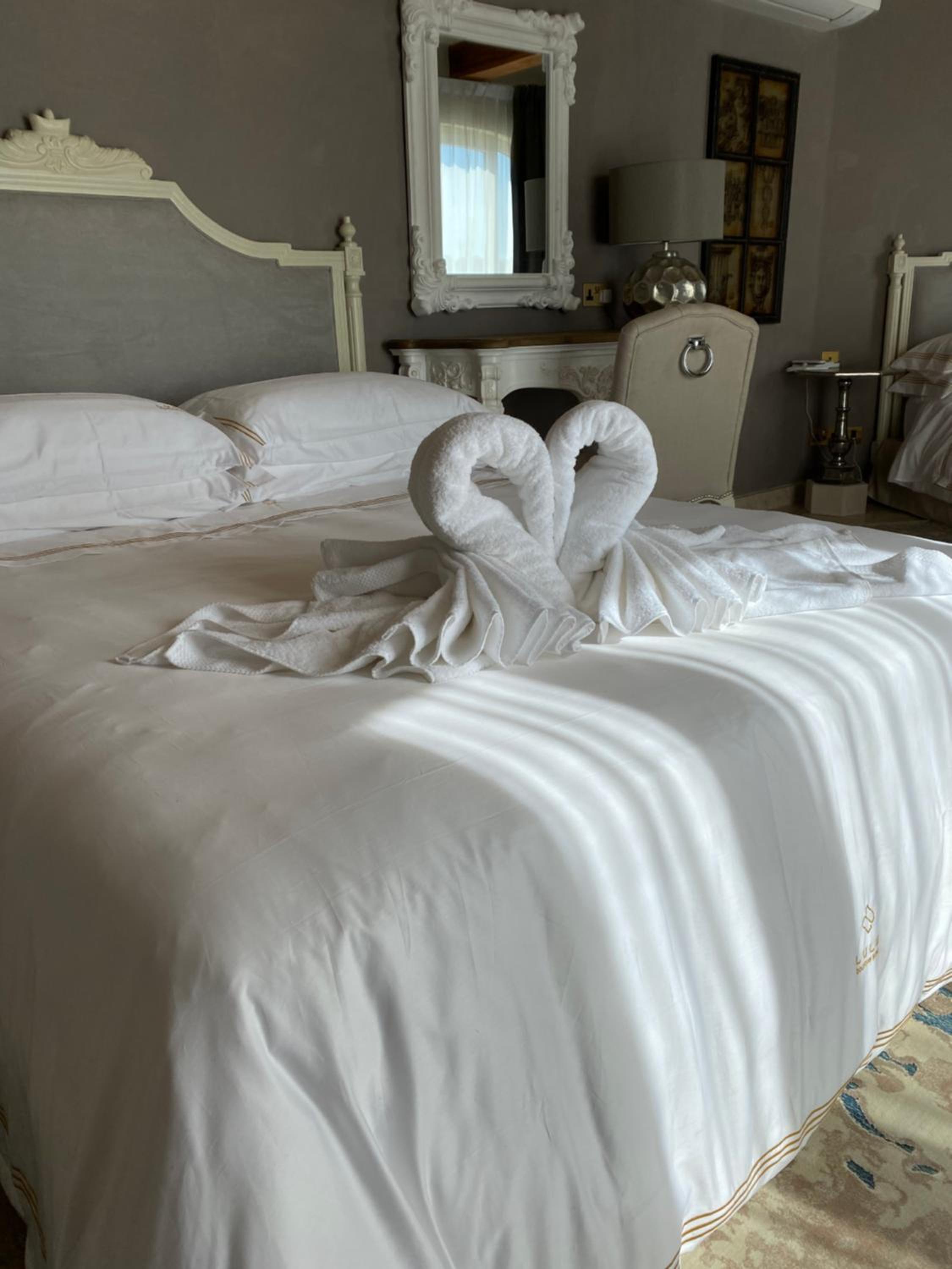 Suite with Private Pool - Photo 10