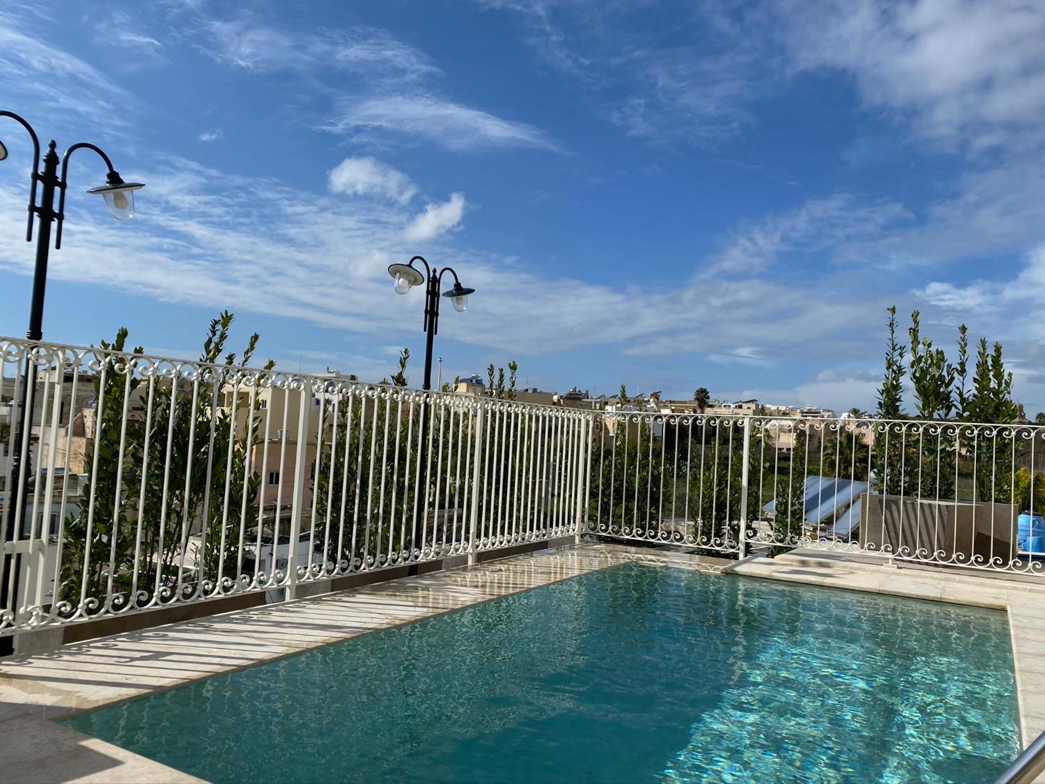Suite with Private Pool - Photo 3