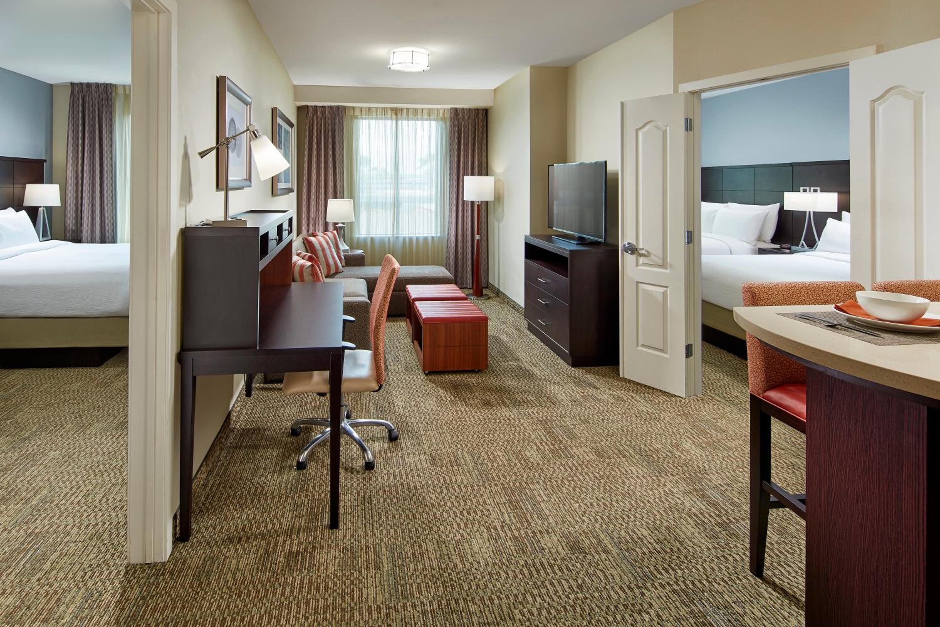Two-Bedroom Suite photo 3