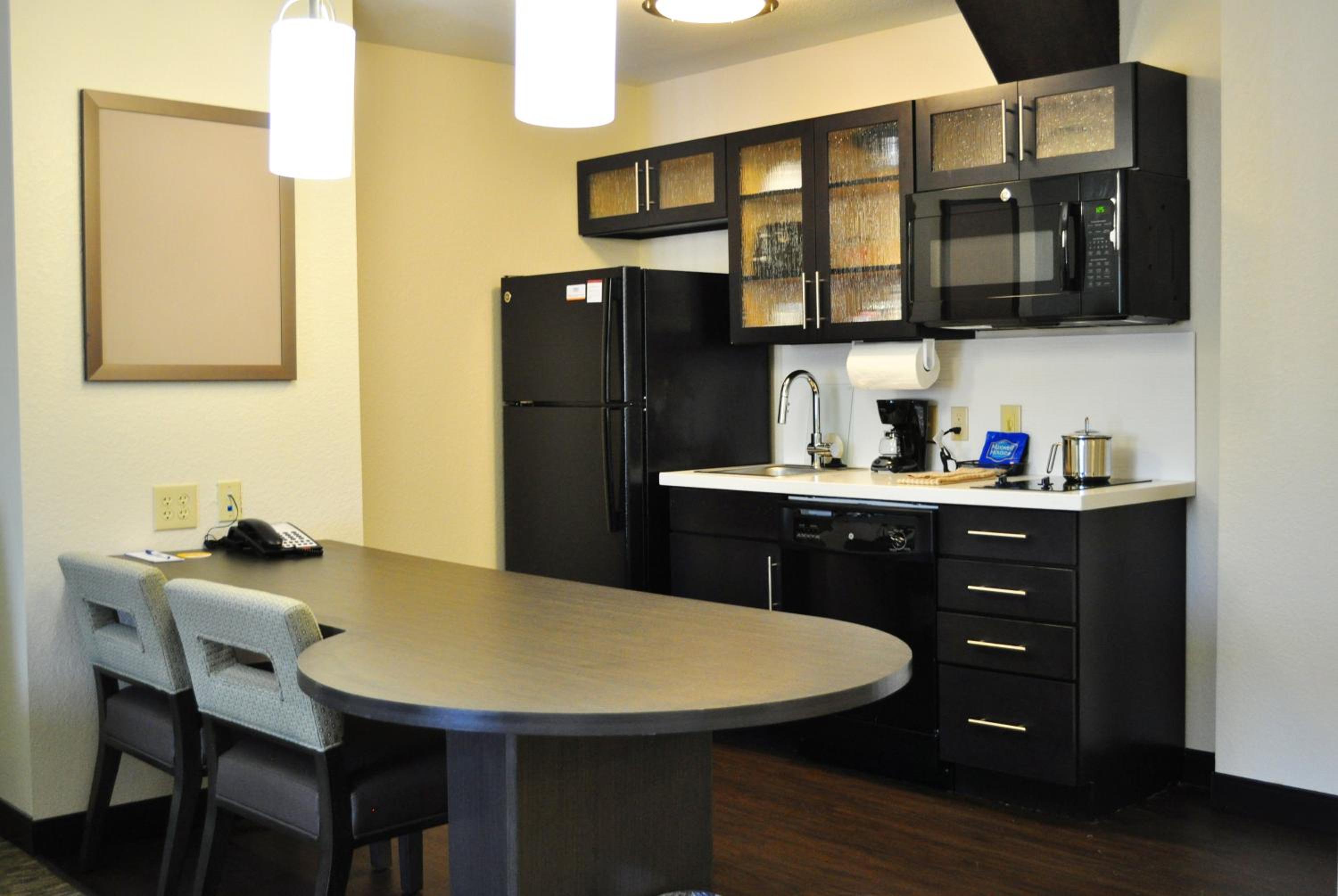 One-Bedroom Suite - Communications/Mobility Accessible photo 3