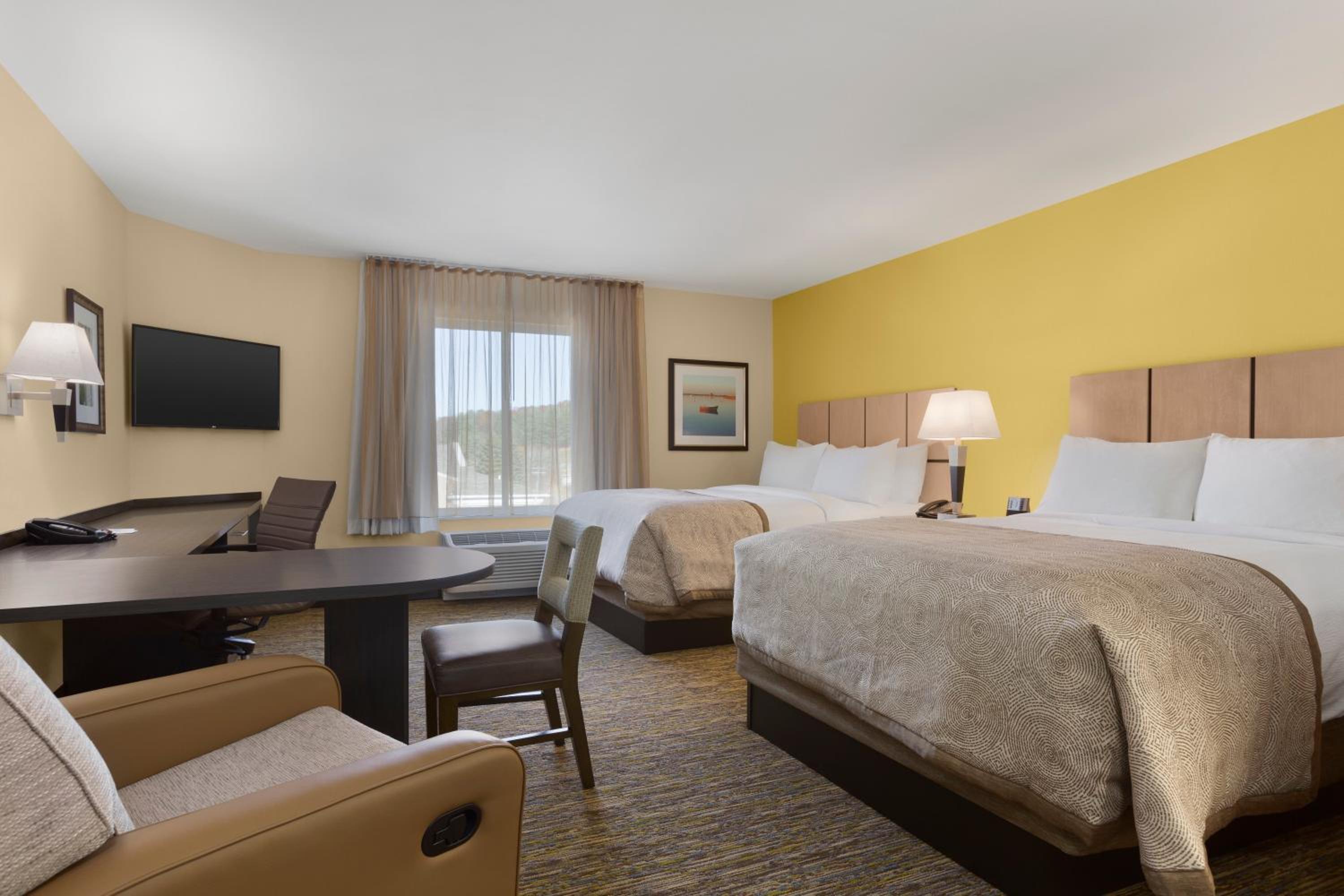Studio Suite with Two Queen Beds photo 3