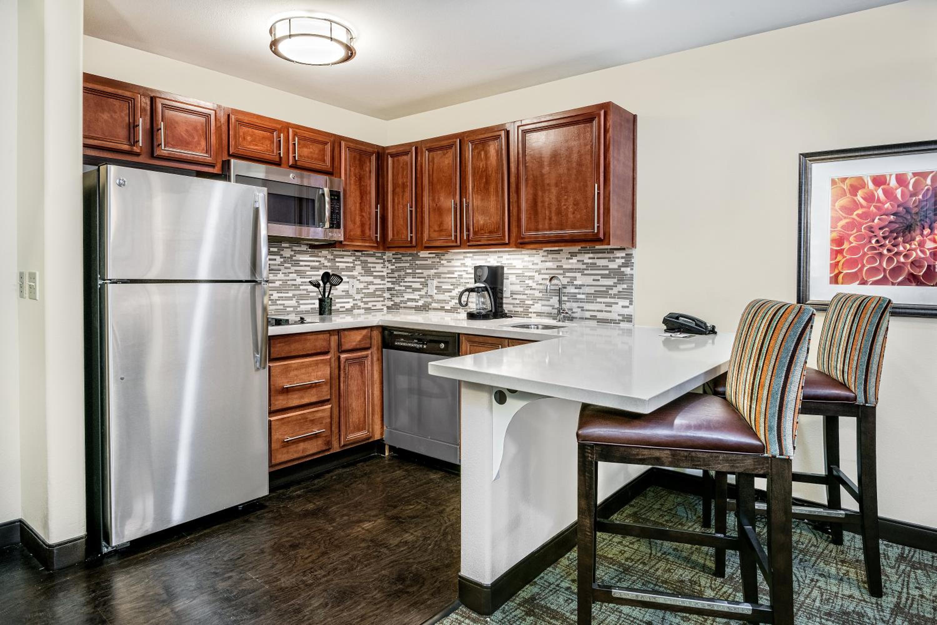 One-Bedroom King Suite - Photo 2