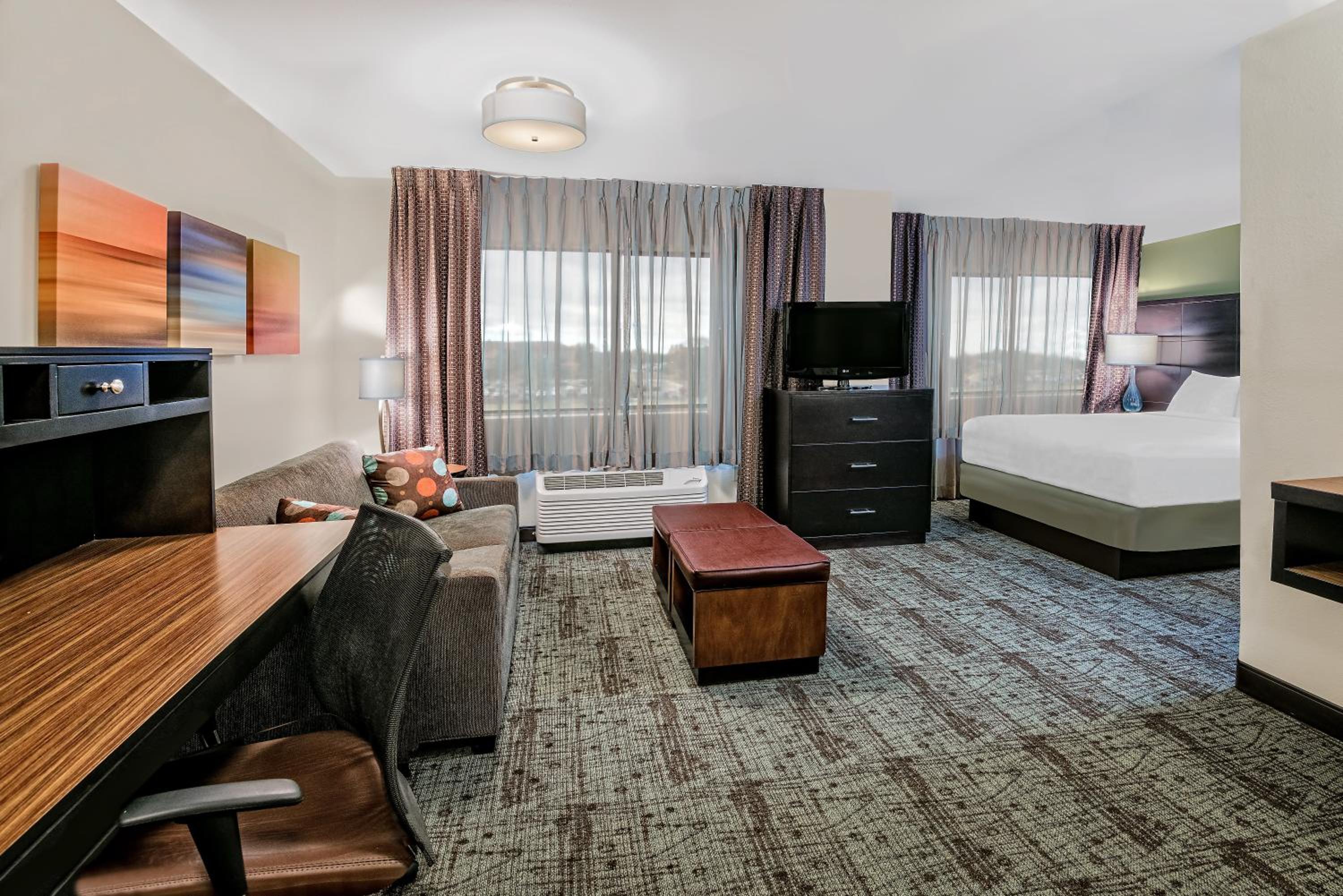 Studio Queen Suite - Photo 1