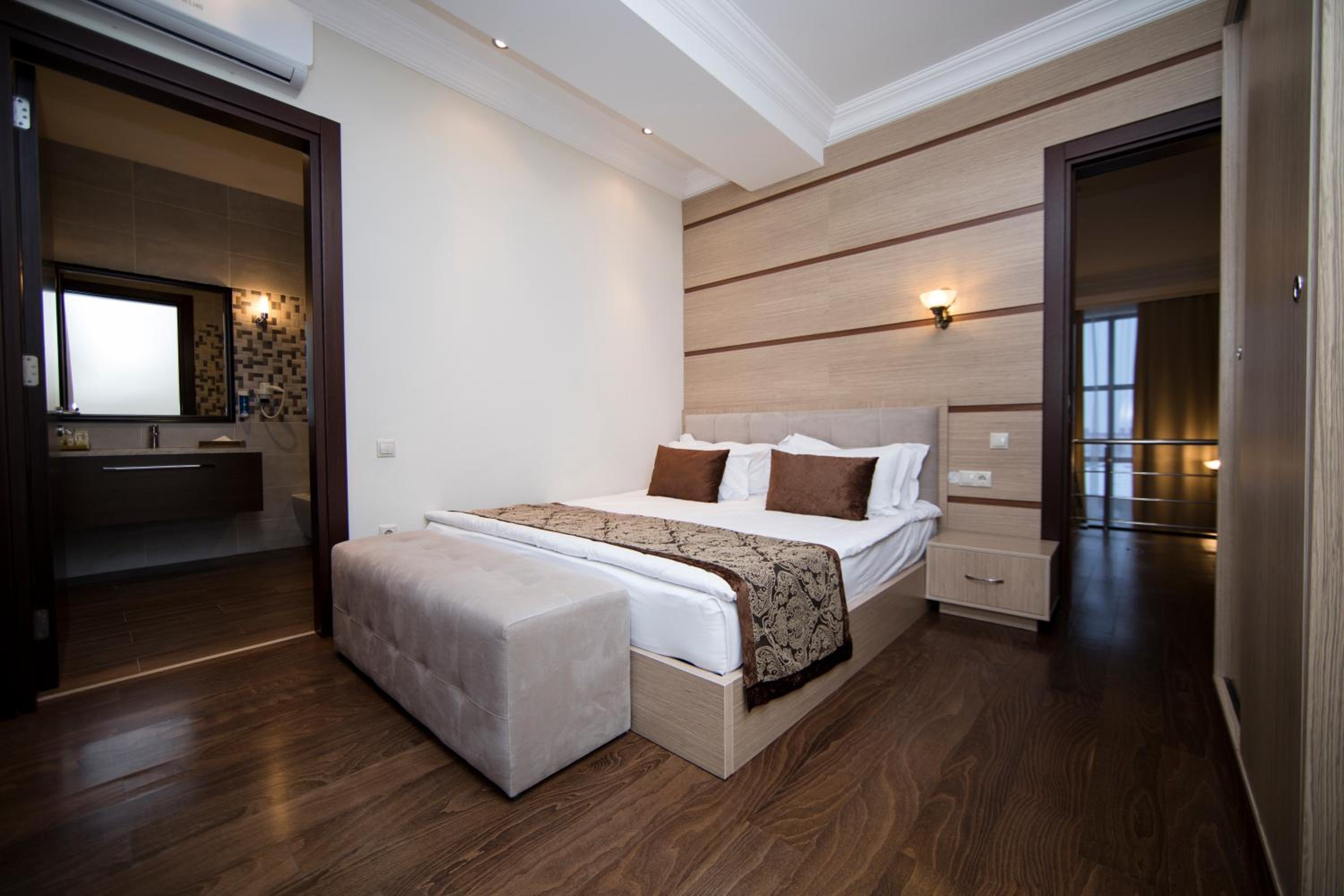 Three-Bedroom Villa photo 1