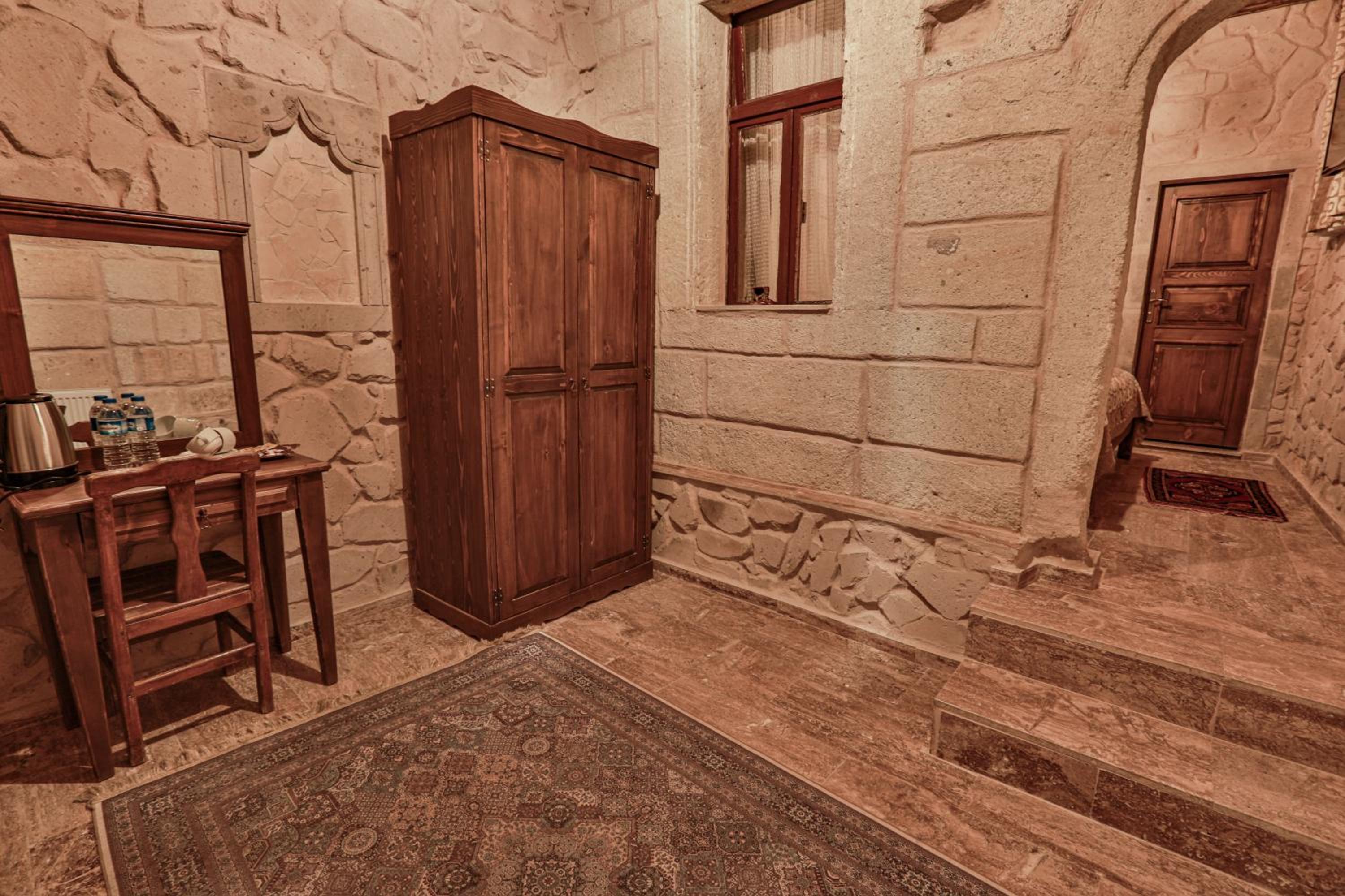 Double Room - Photo 12